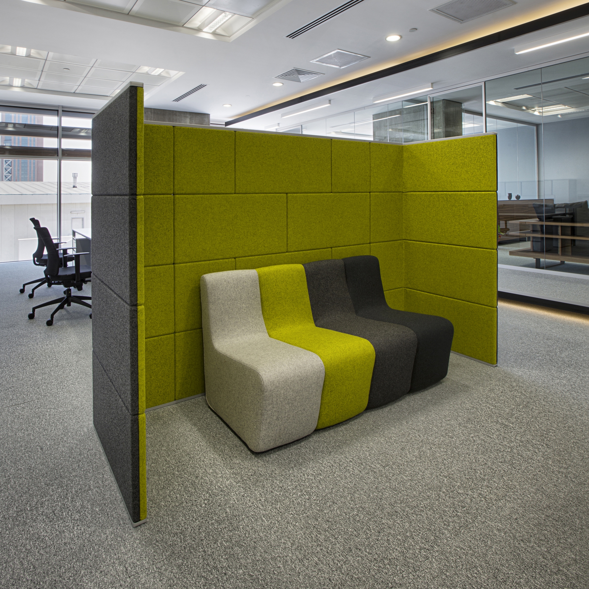 Megaron Partition Panel