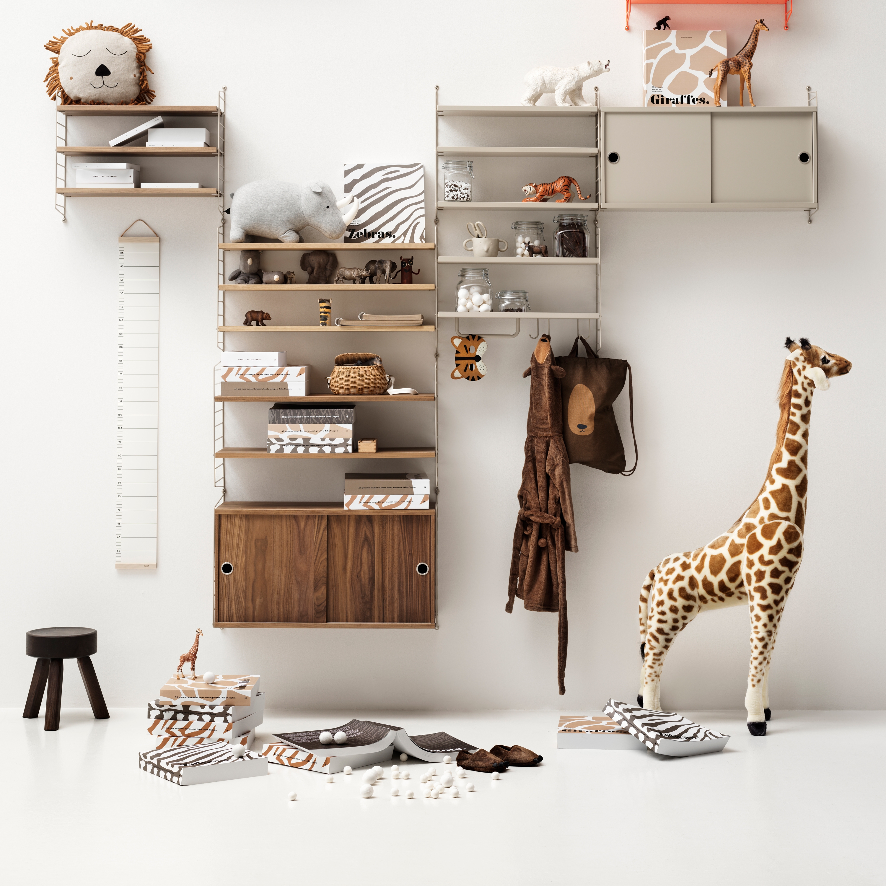 Mostrar el producto String System del fabricante string furniture