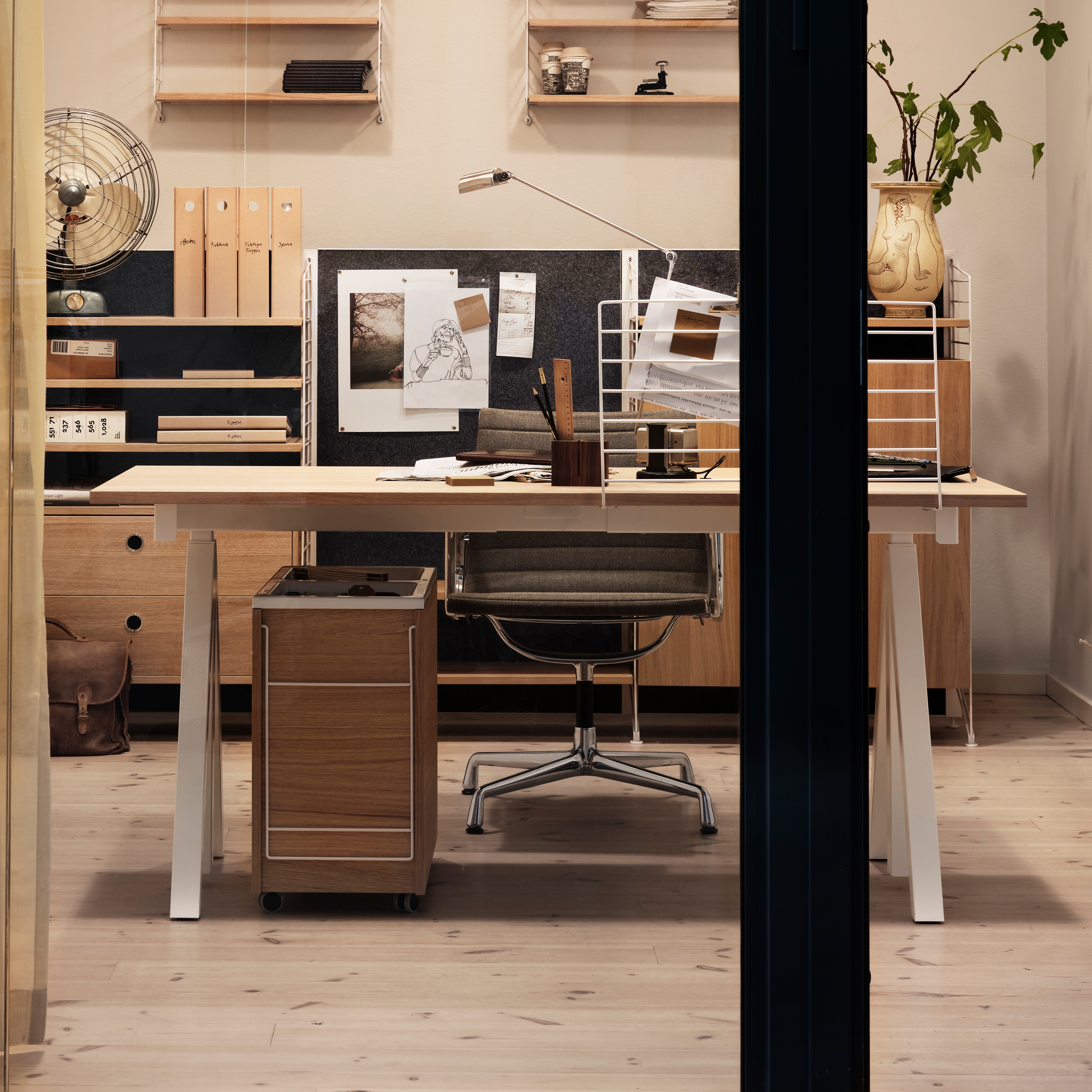 Display product Works from manufacturer string furniture