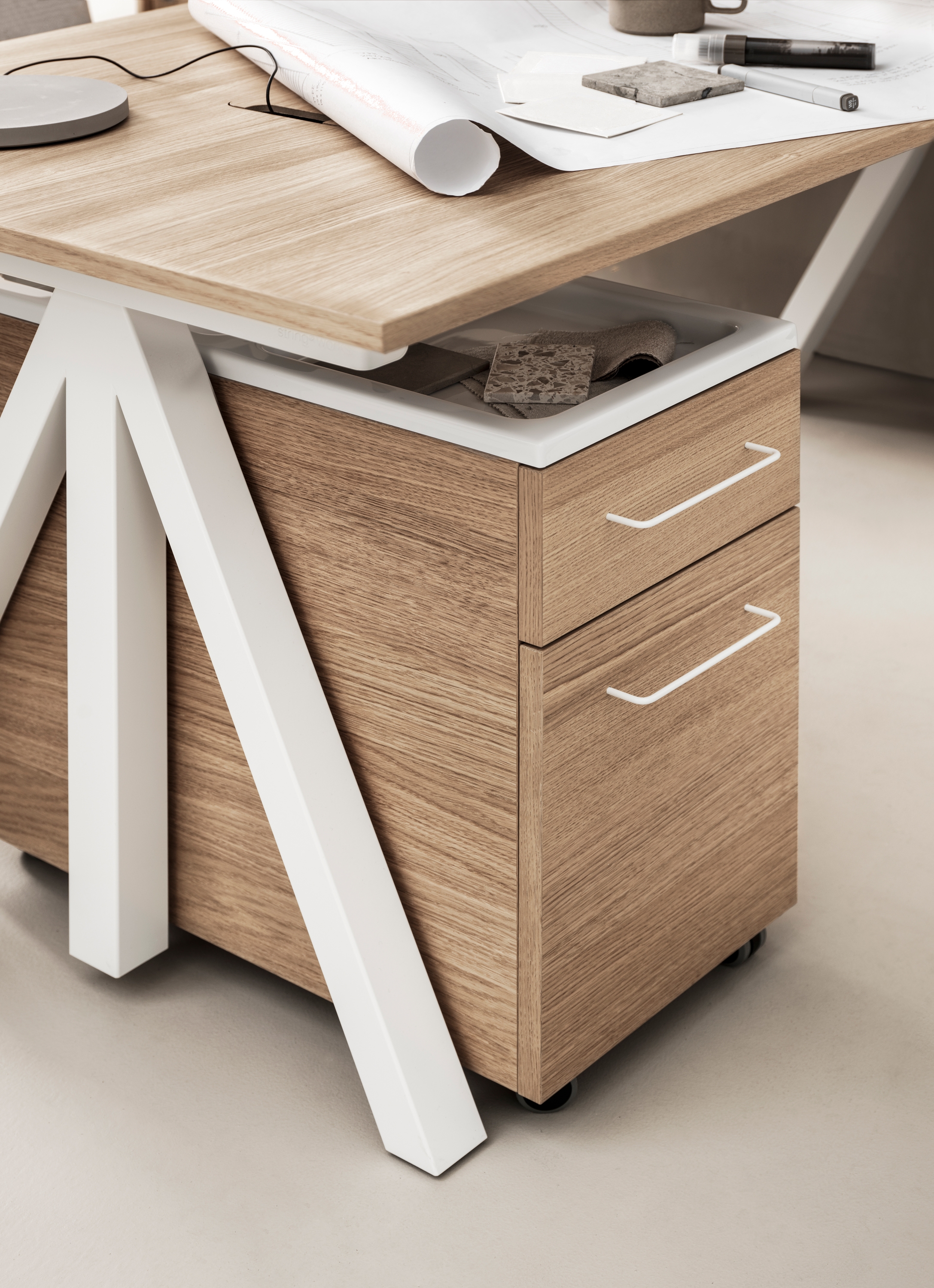 Afficher le produit Works du fabricant string furniture