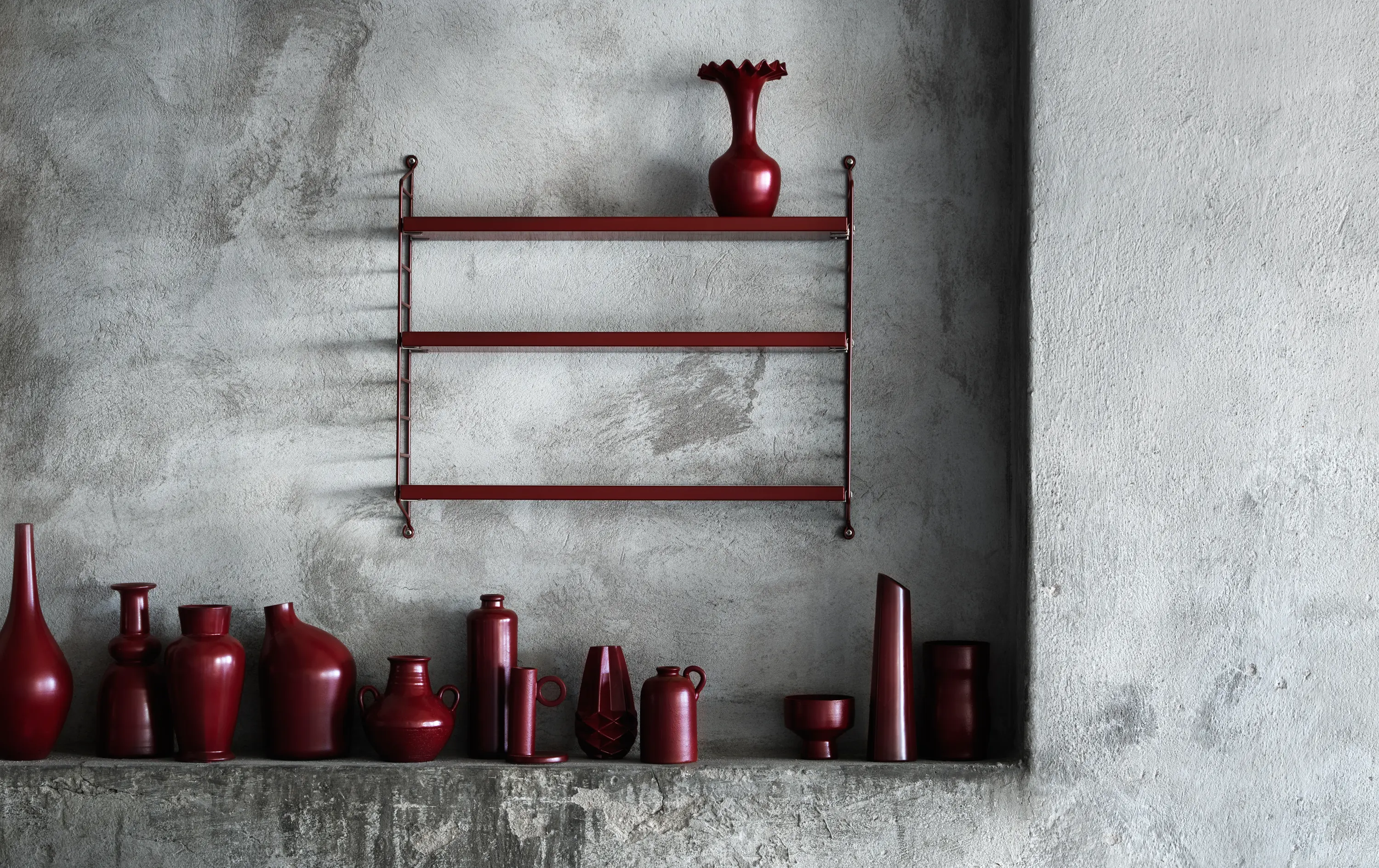 string furniture - string pocket burgundy