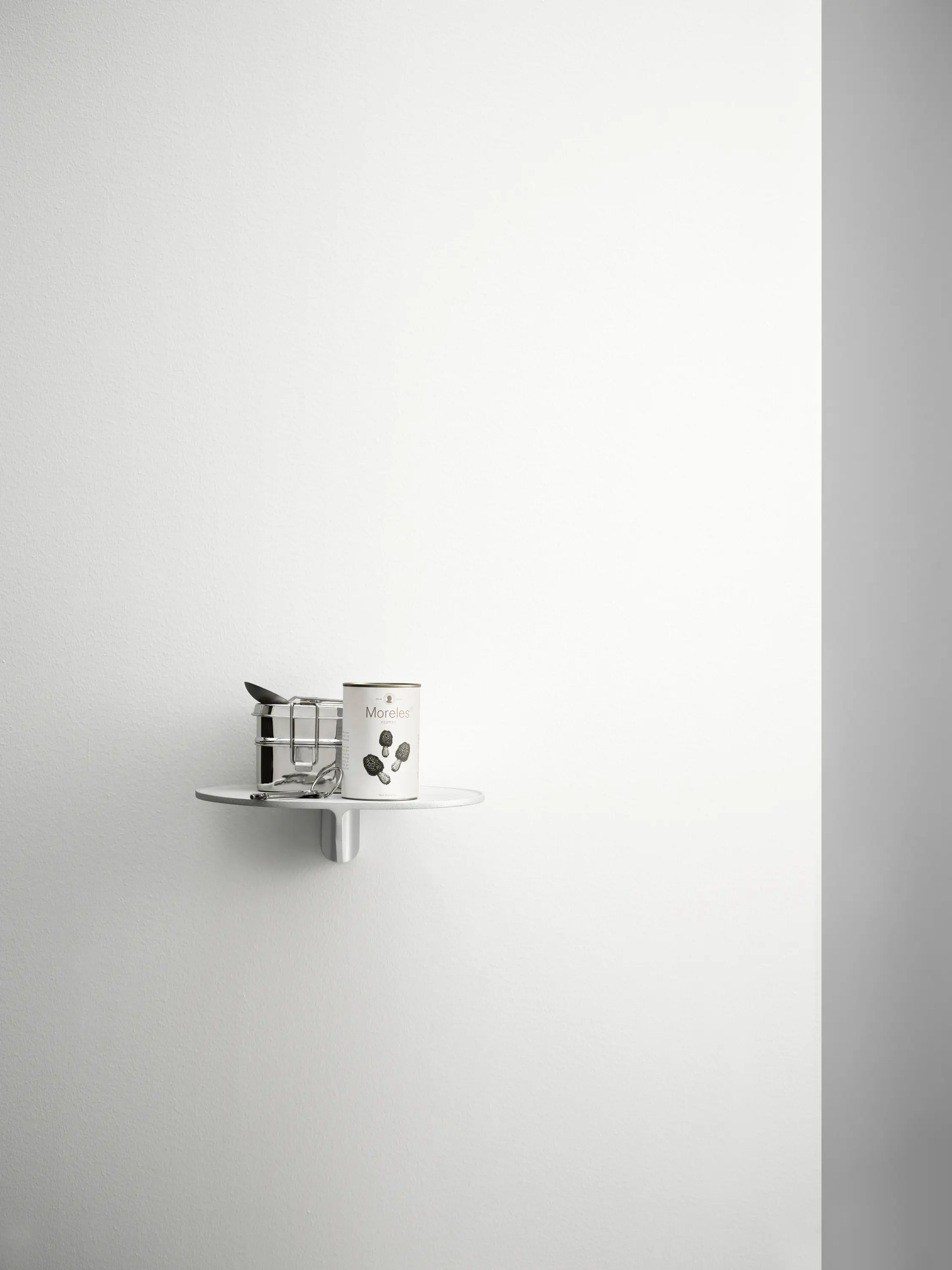 string furniture - Museum shelf, aluminum