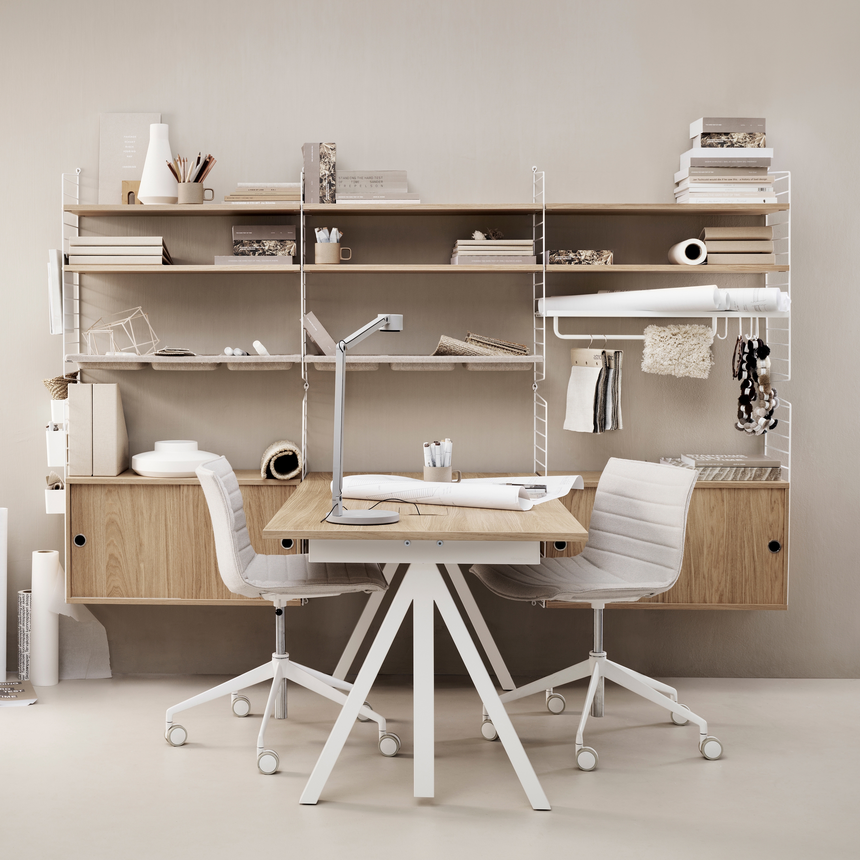 Mostra il prodotto Works Sit-stand table del produttore string furniture