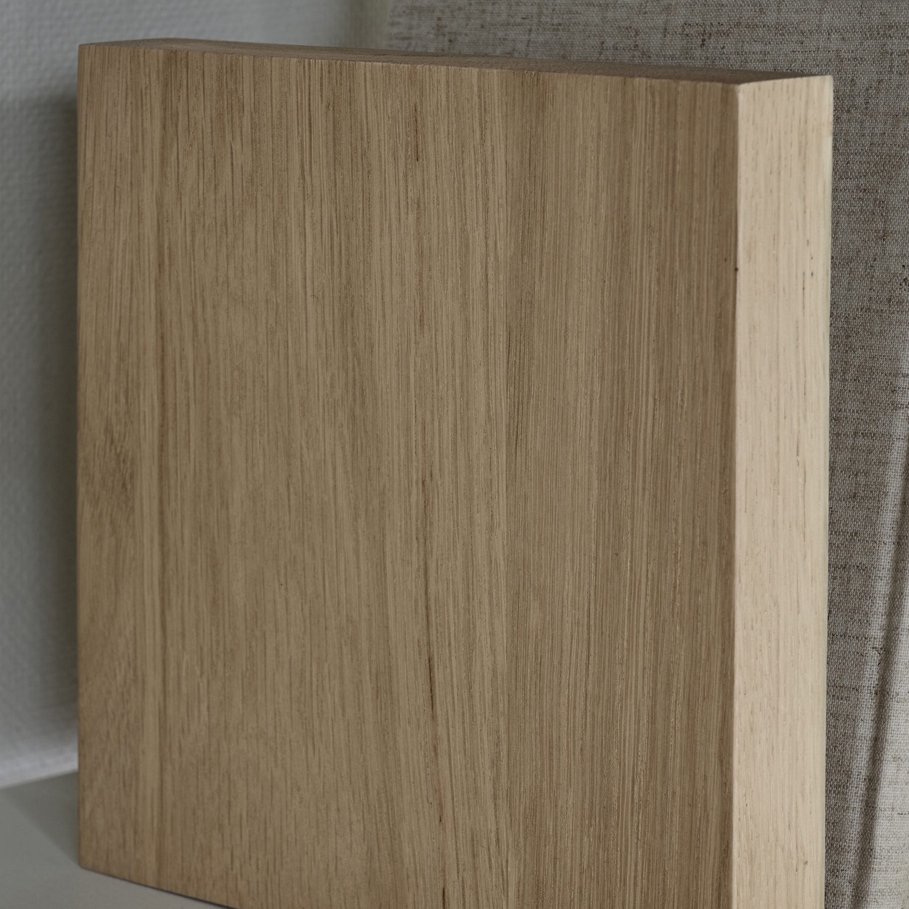 Pira G2 - Bookend in solidwhite oak