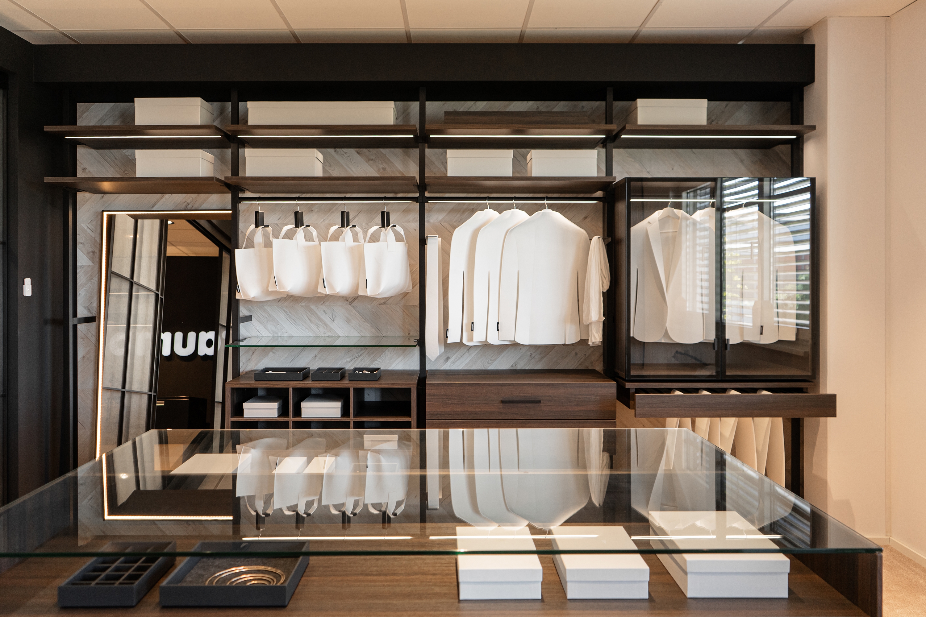 Afficher le produit Uno interior closet storage system du fabricant raumplus