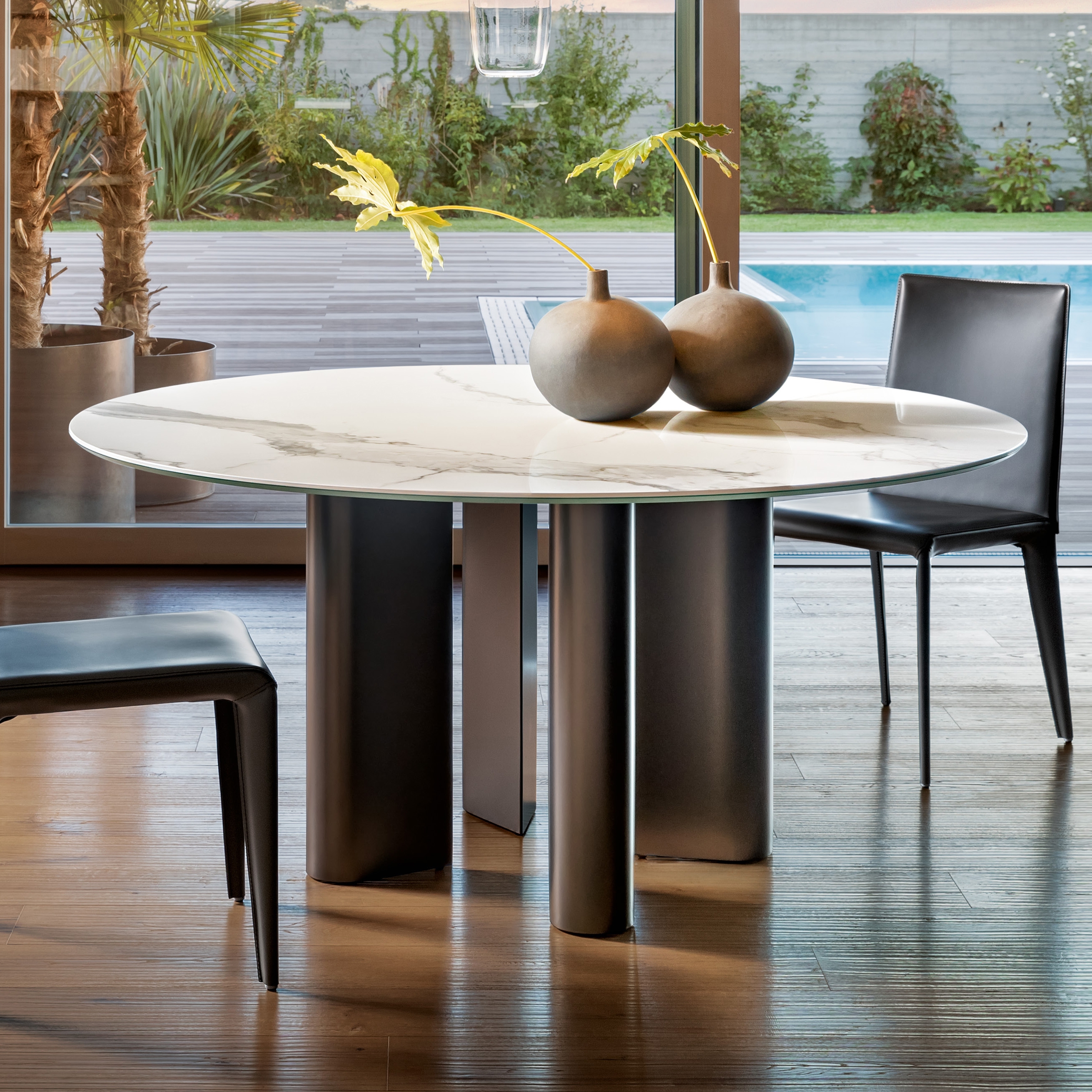 Display product Geometric Table from manufacturer Bonaldo