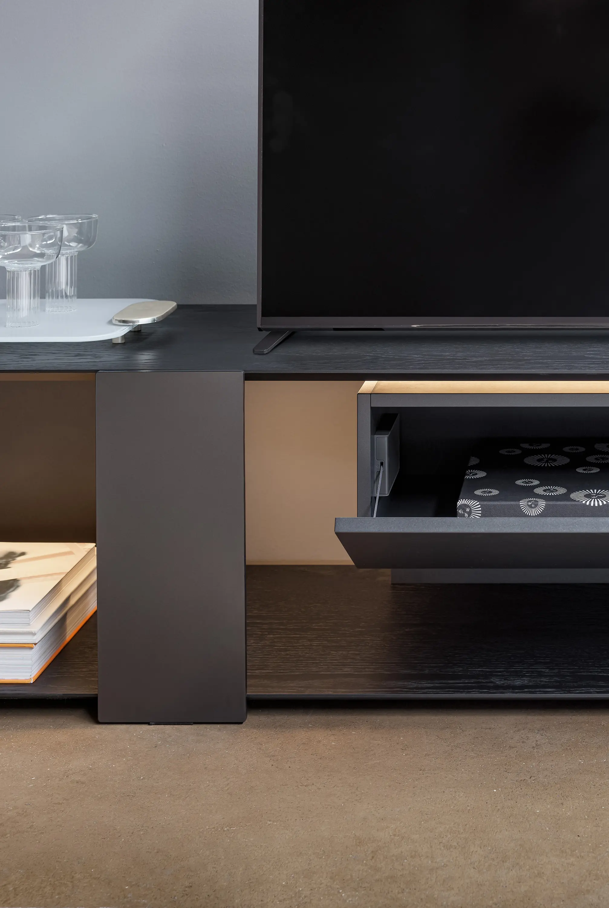Bonaldo - Paddle TV stand
