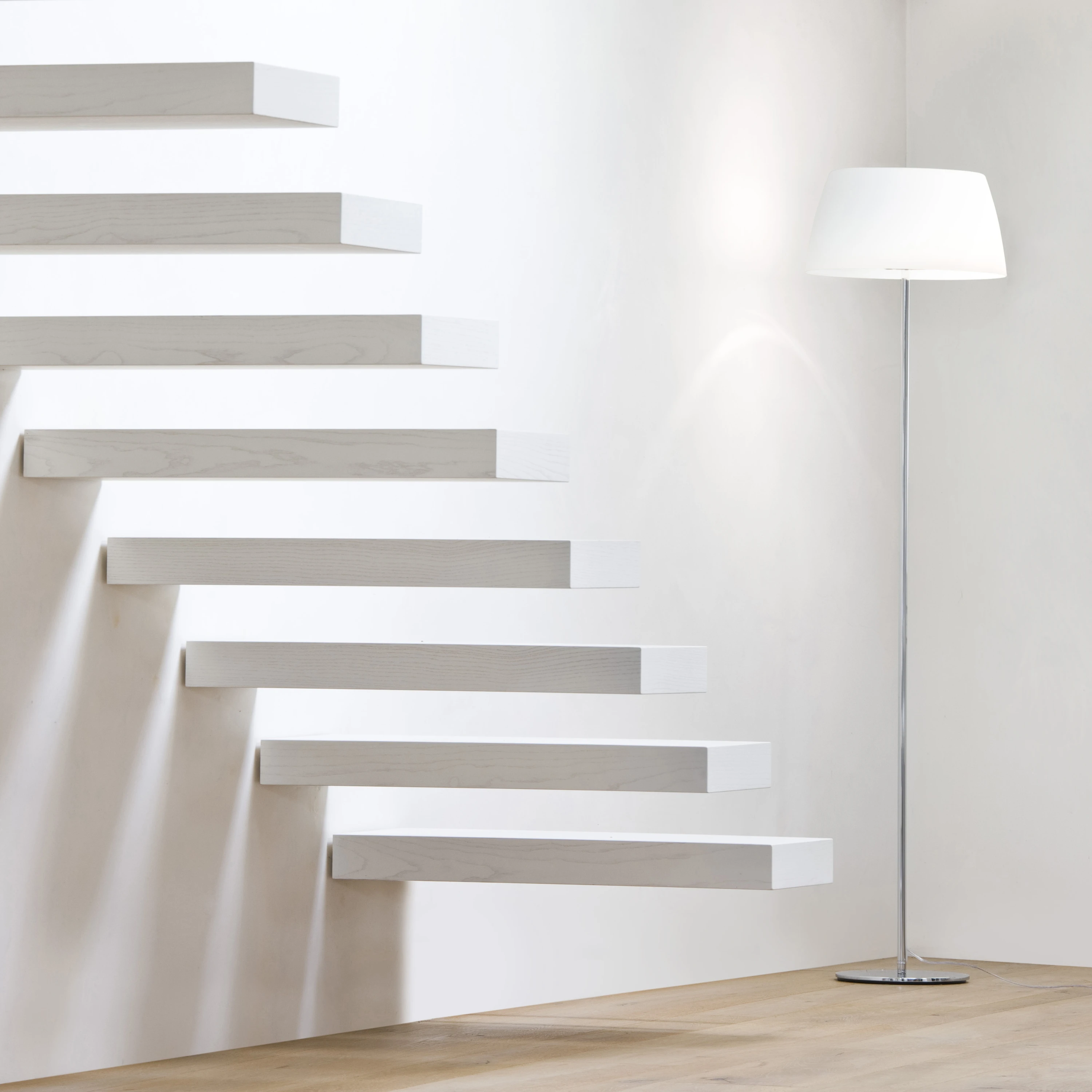 FLOOR LAMPS