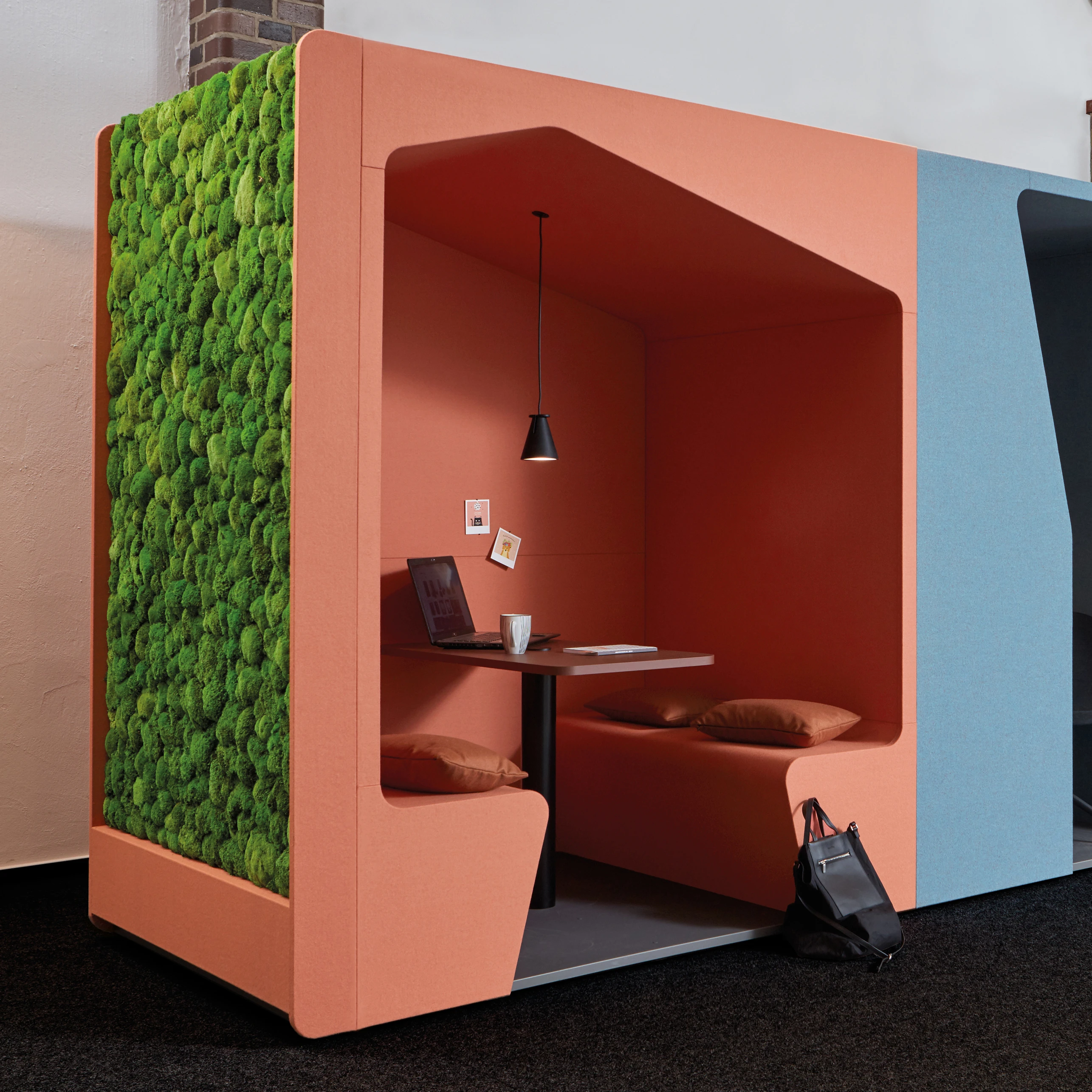 BREAK-OUT / PRIVACY AREAS