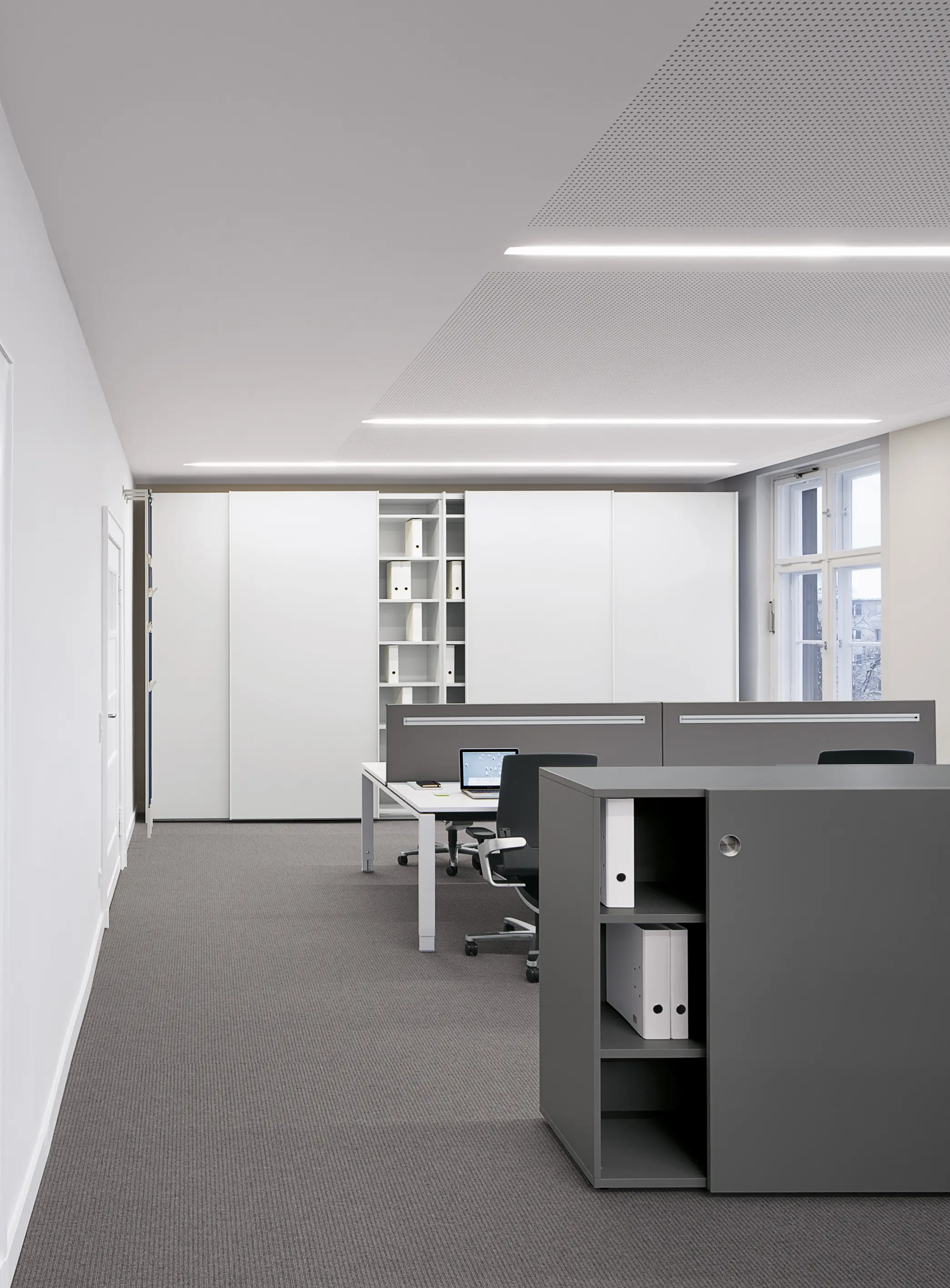 werner works - basic S Suspended door system