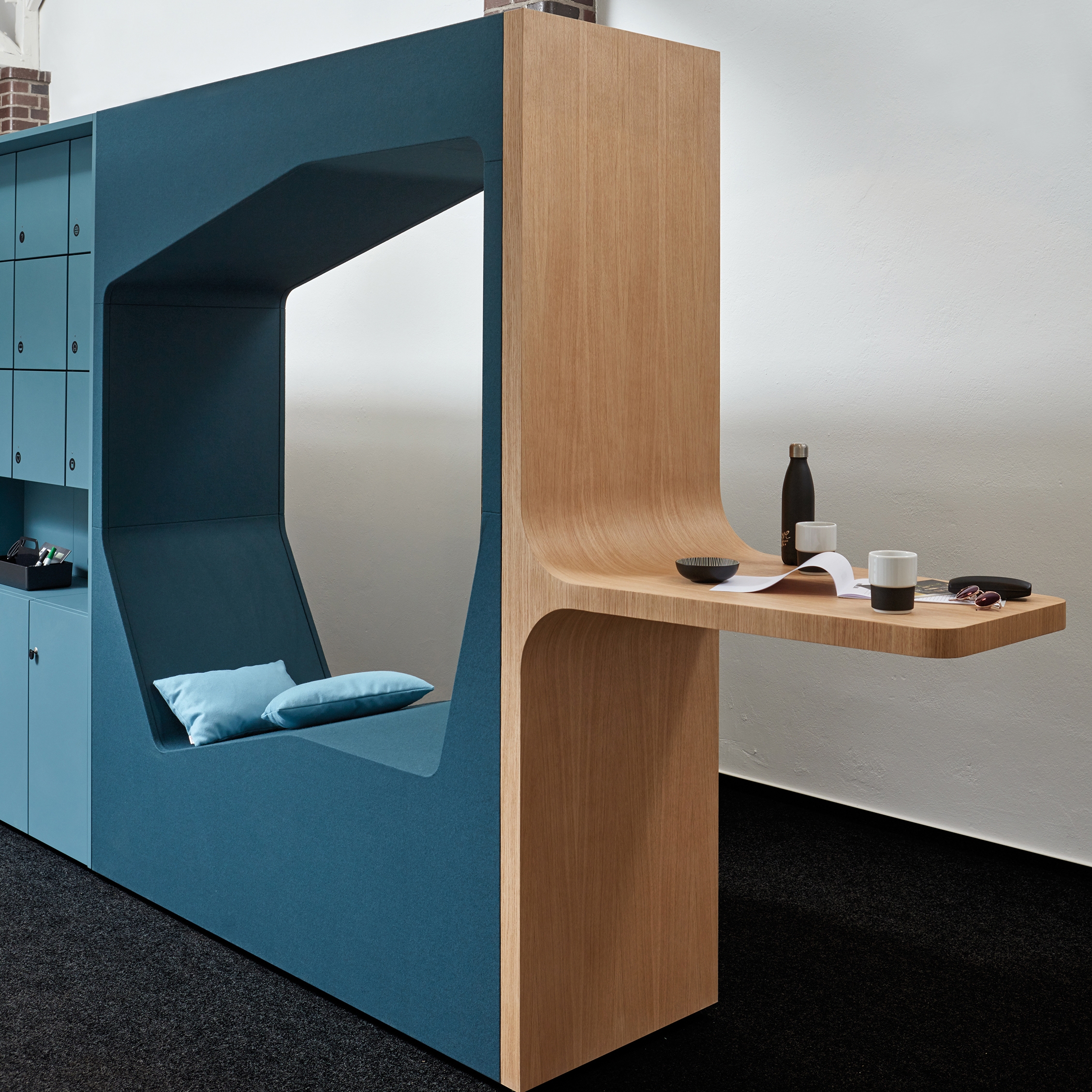 Display product parkour High table from manufacturer werner works