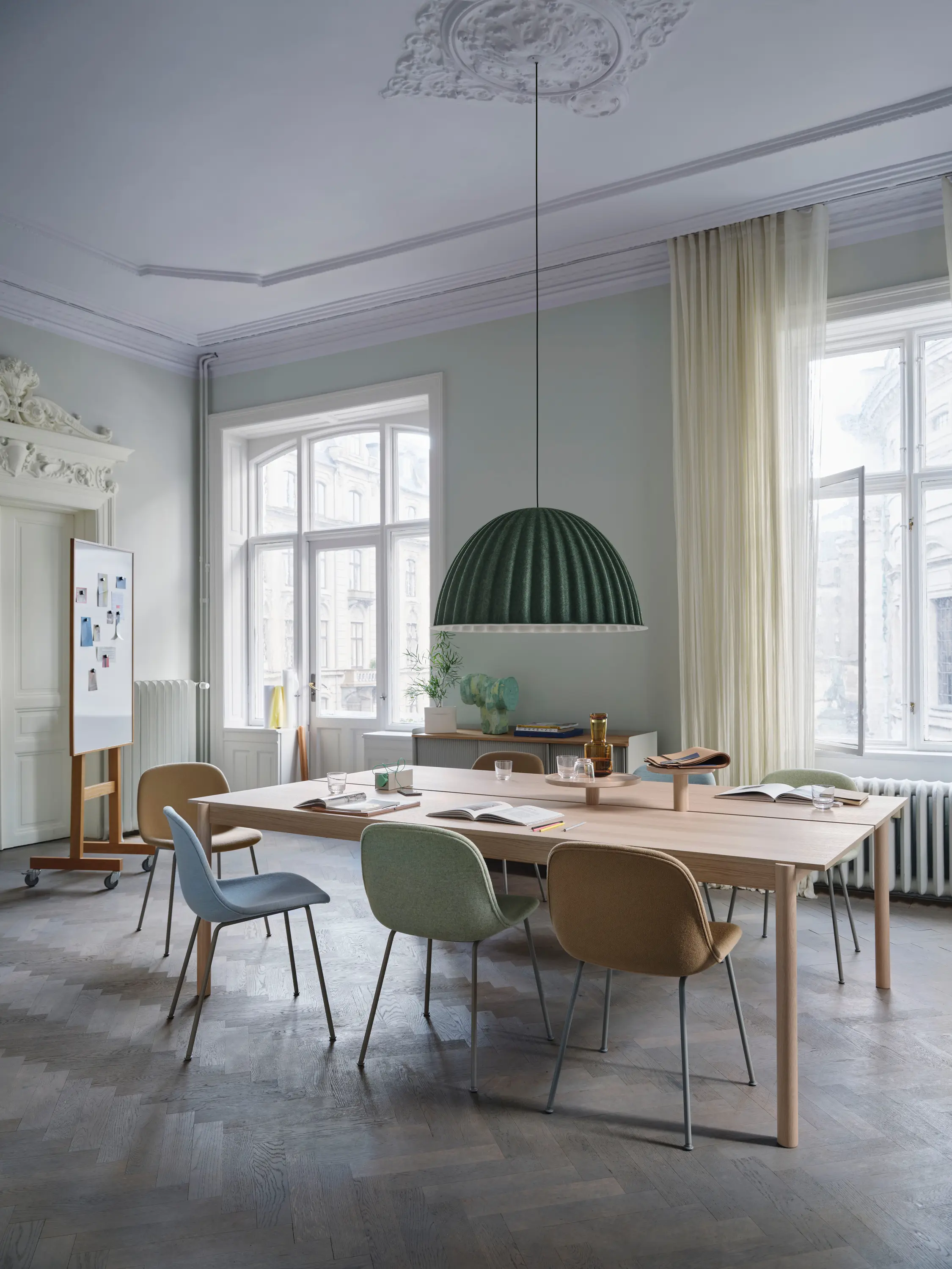 Muuto - Under The Bell Pendant Lamp | Ø55