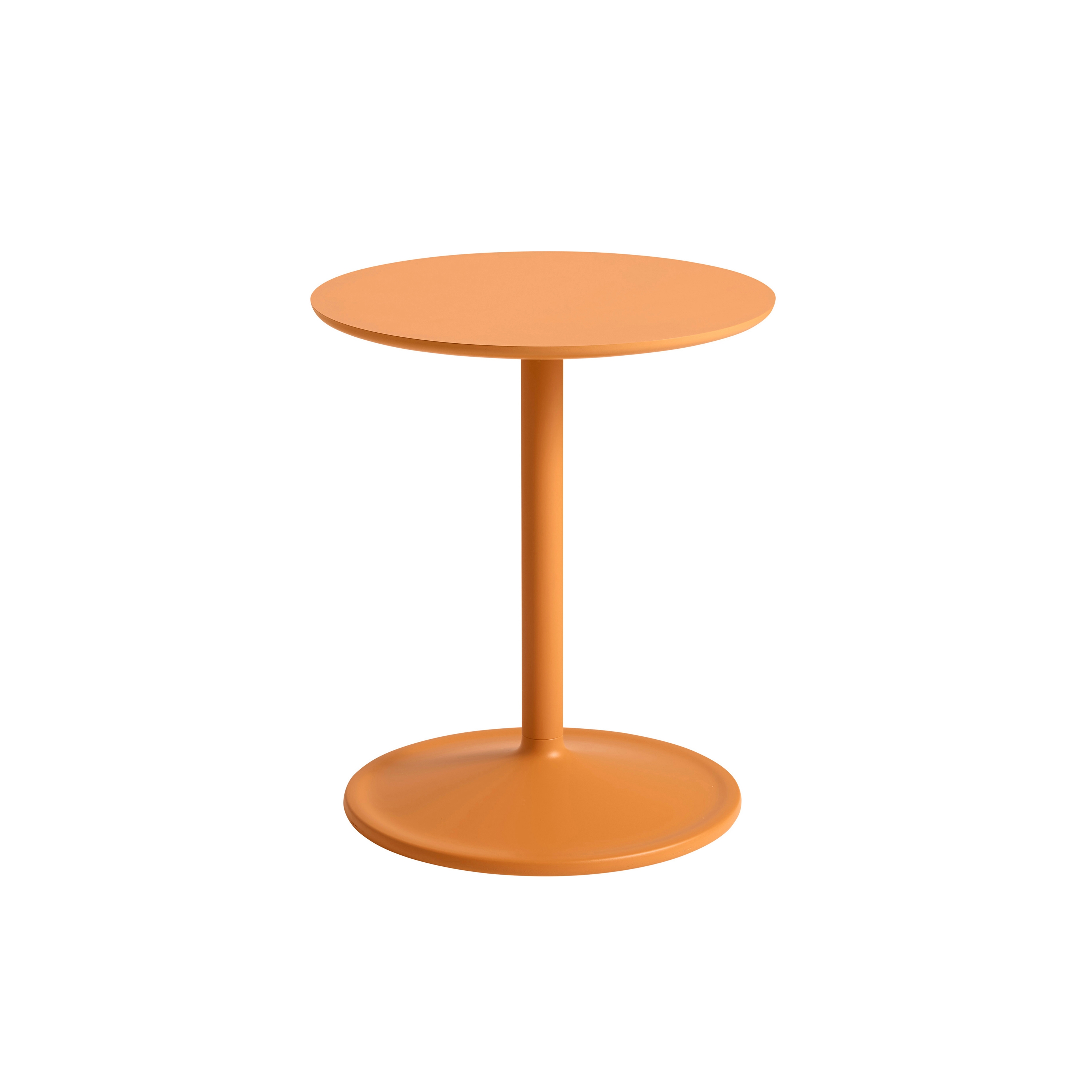 Display product Soft Side Table | Ø 41 h: 48 cm / Ø 16.1" h: 18.9" from manufacturer Muuto