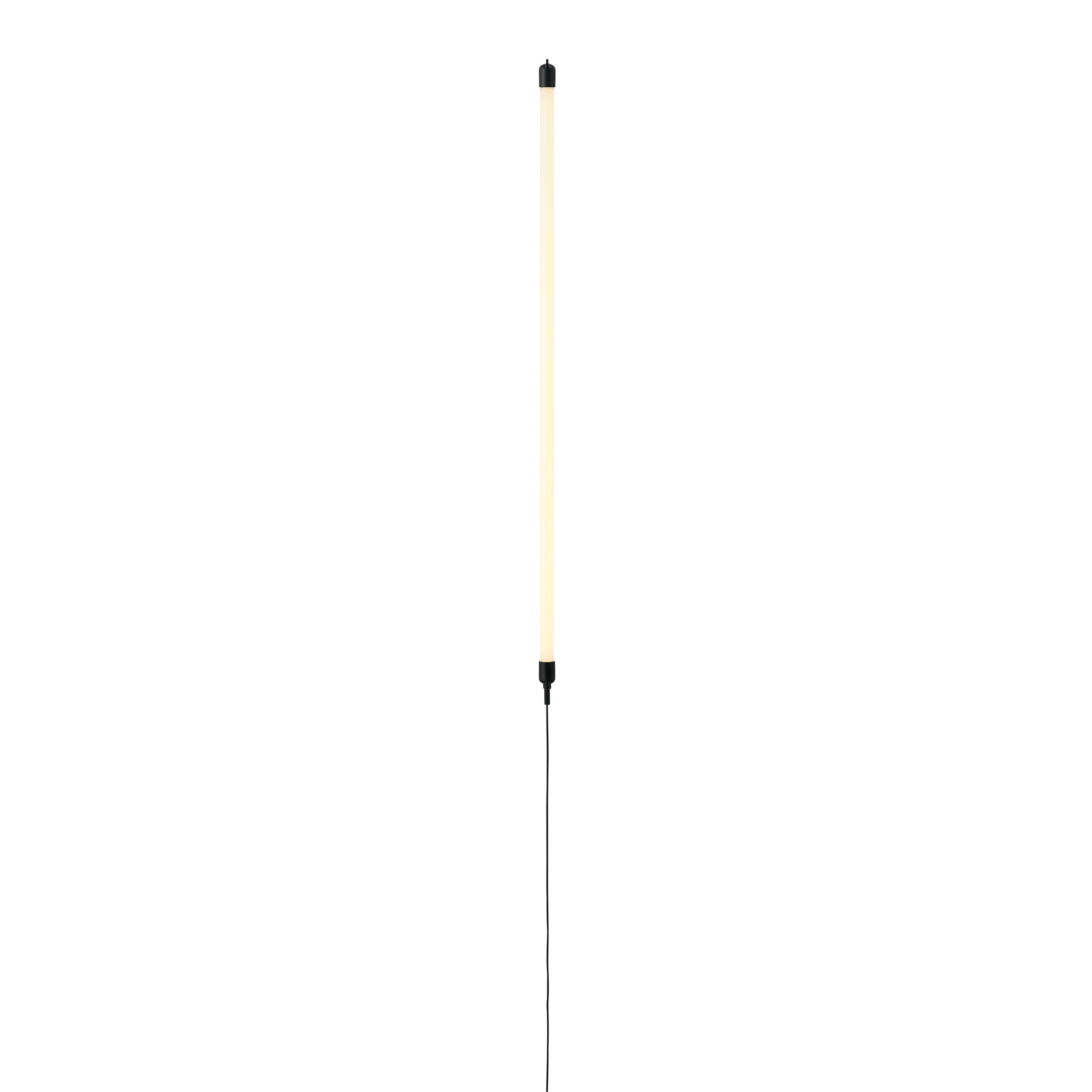 Display product Fine Wall/Ceiling Lamp / 90 CM / 35.5" from manufacturer Muuto
