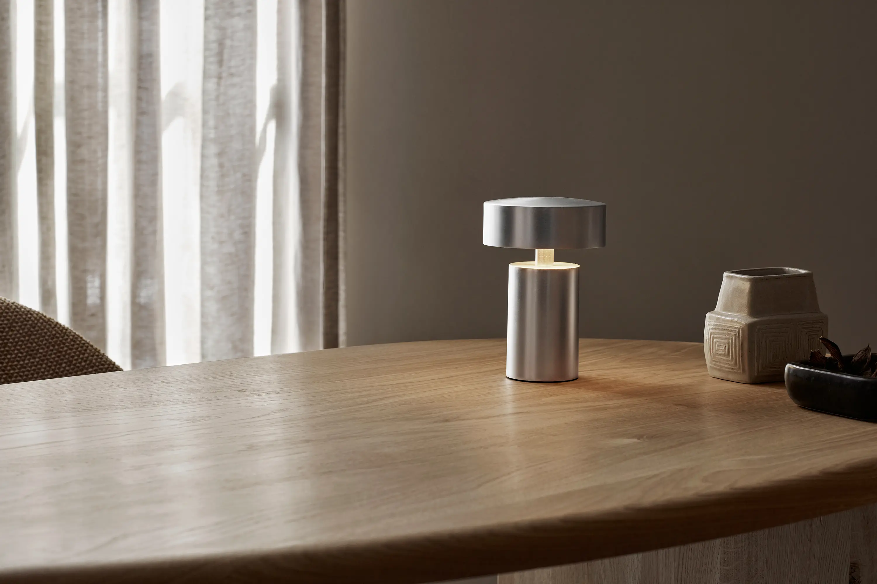 Audo Copenhagen - Column Table Lamp, Portable | Aluminium