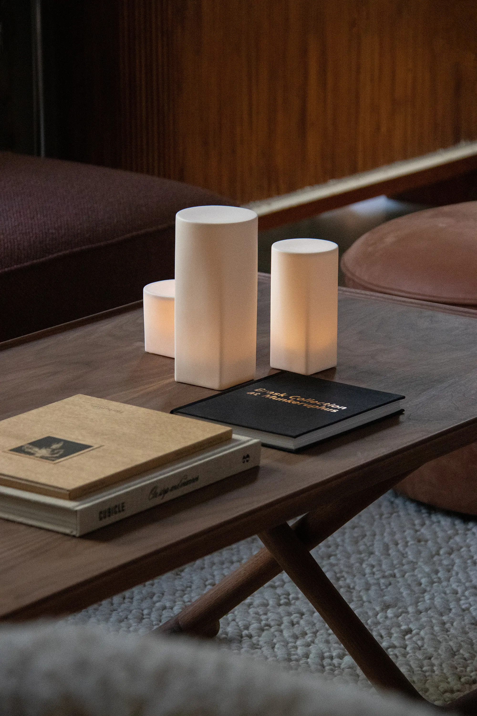 Audo Copenhagen - Jäger Lounge Table, Walnut