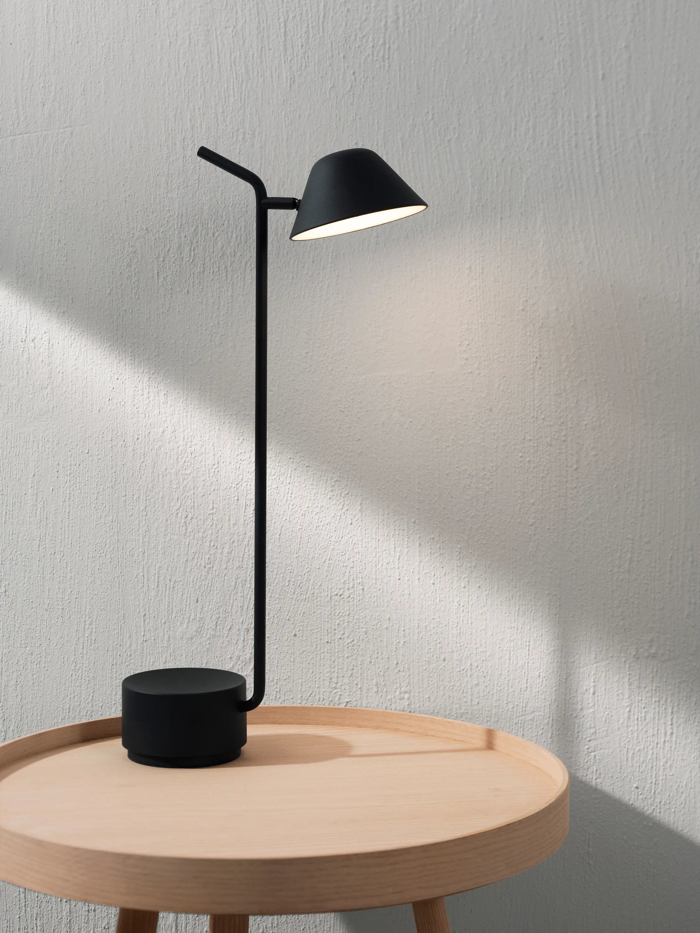 Audo Copenhagen - Peek Table Lamp | Black