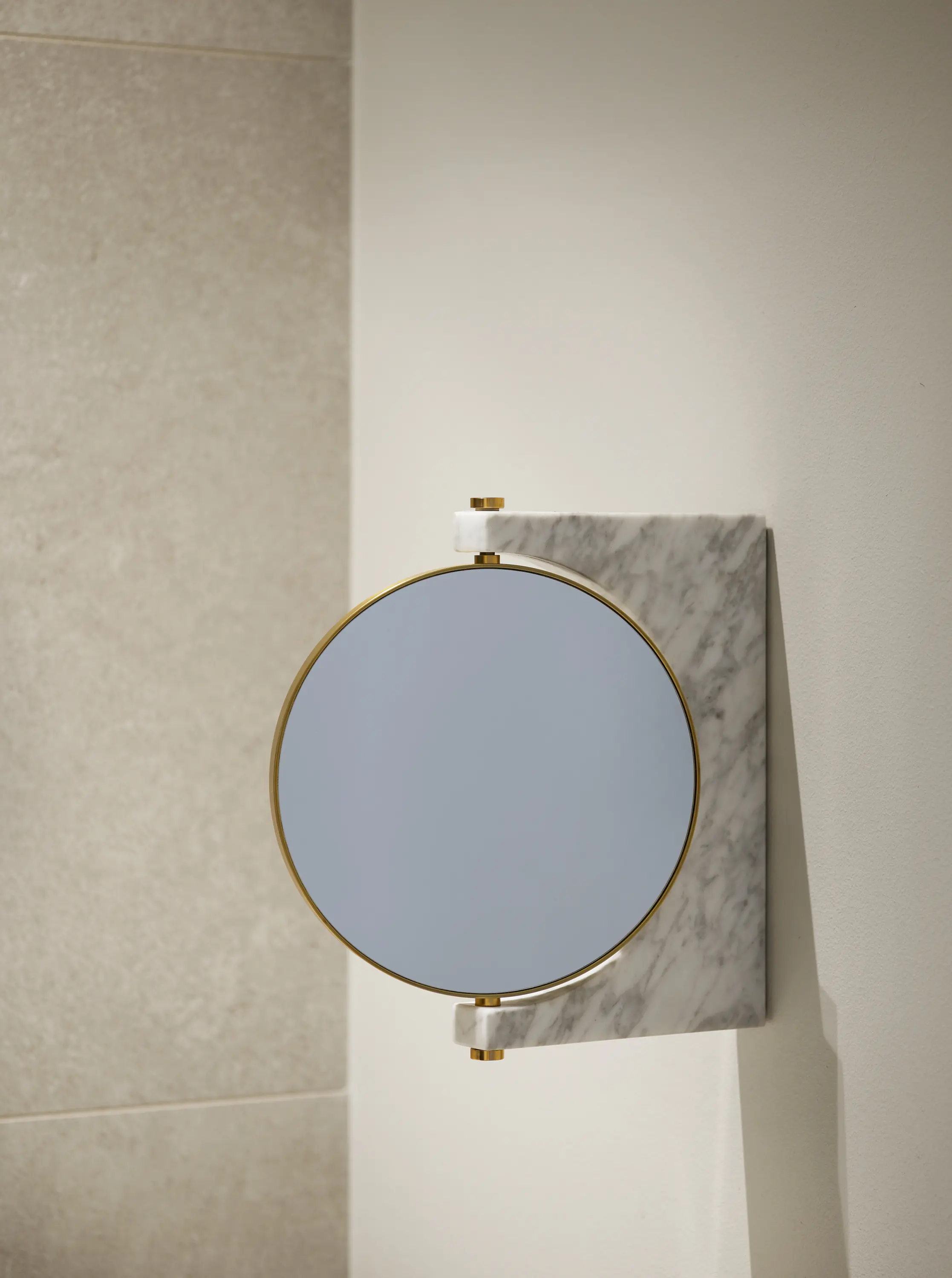 Audo Copenhagen - Pepe Marble Mirror | Brass/Honed Brown