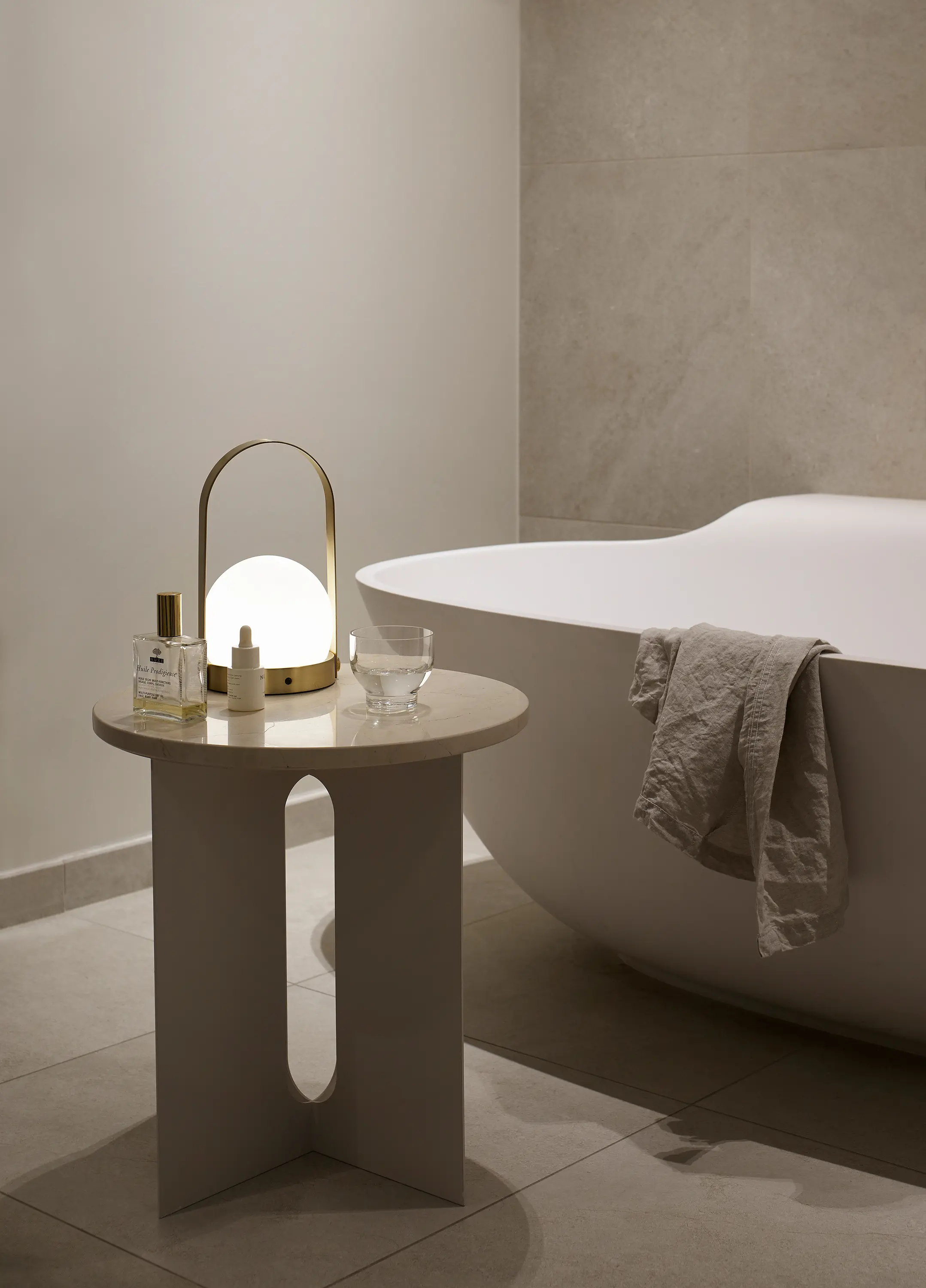 Audo Copenhagen - Androgyne Side Table | Marble top