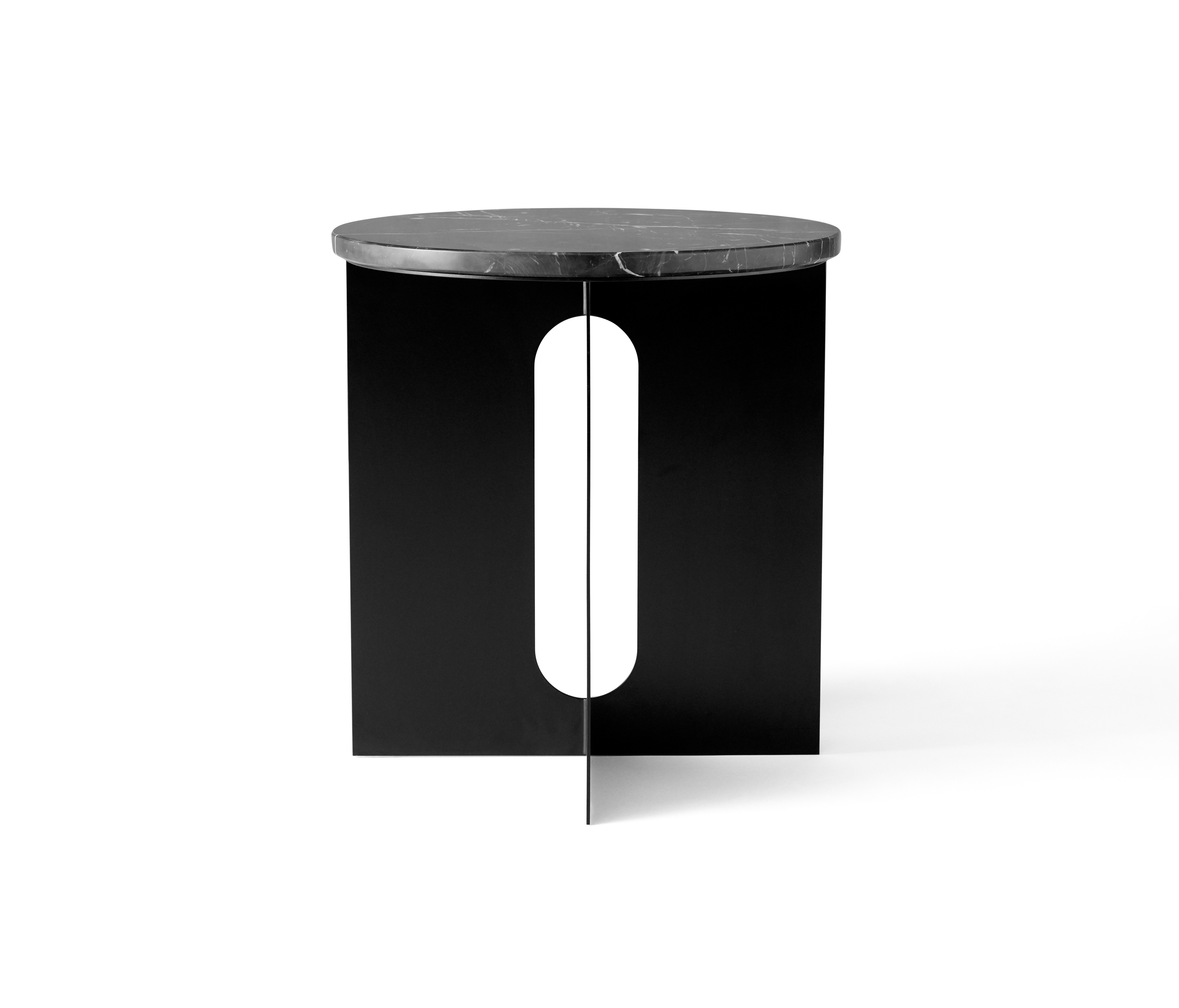 Mostra il prodotto Androgyne Side Table | Steel base del produttore Audo Copenhagen