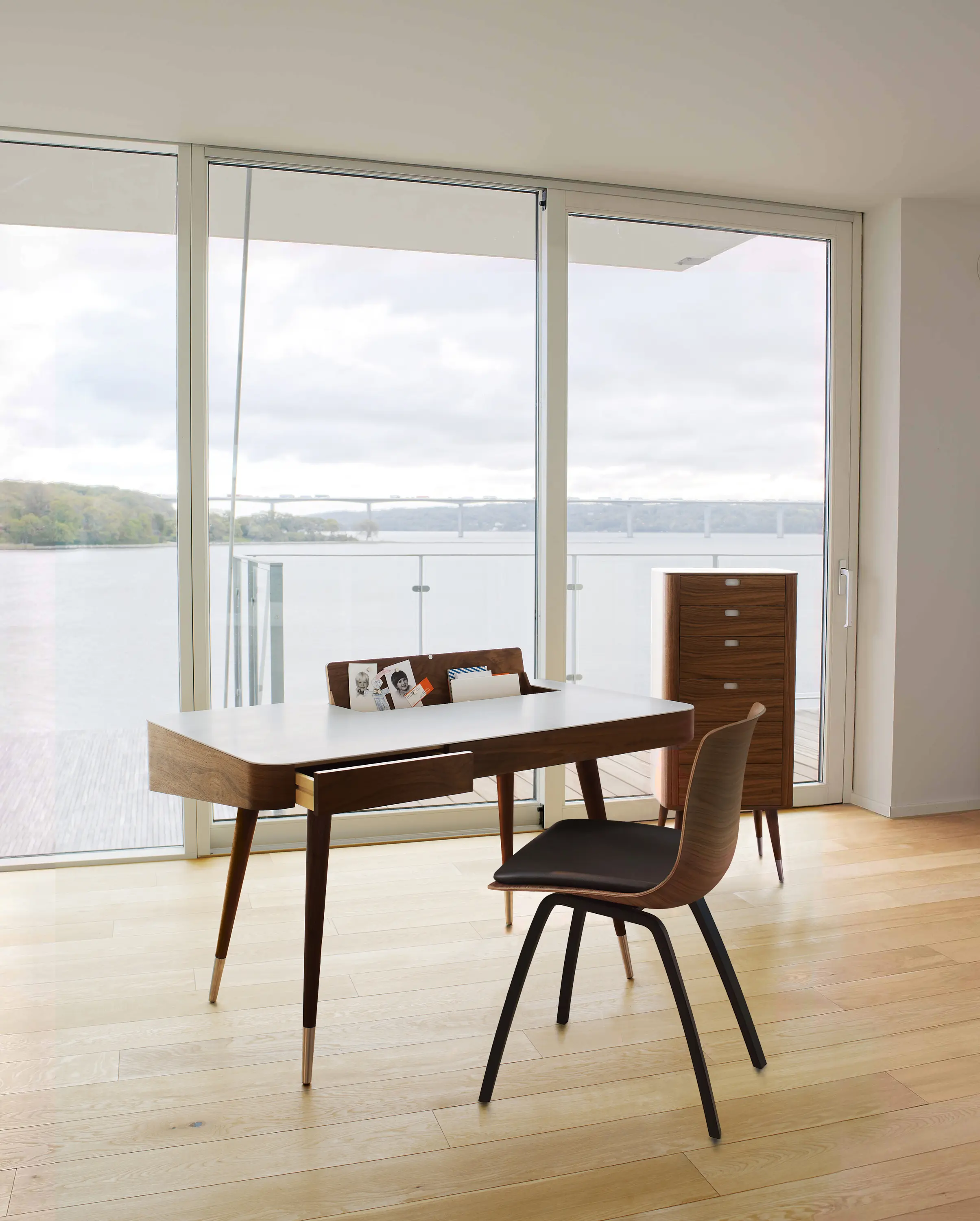 Naver Collection - AK 1330 Desk