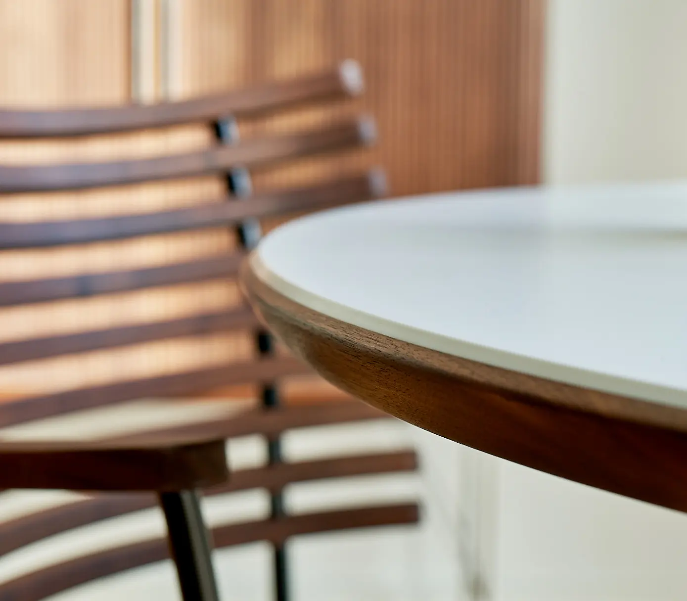 Naver Collection - GM 3900 Edge Table