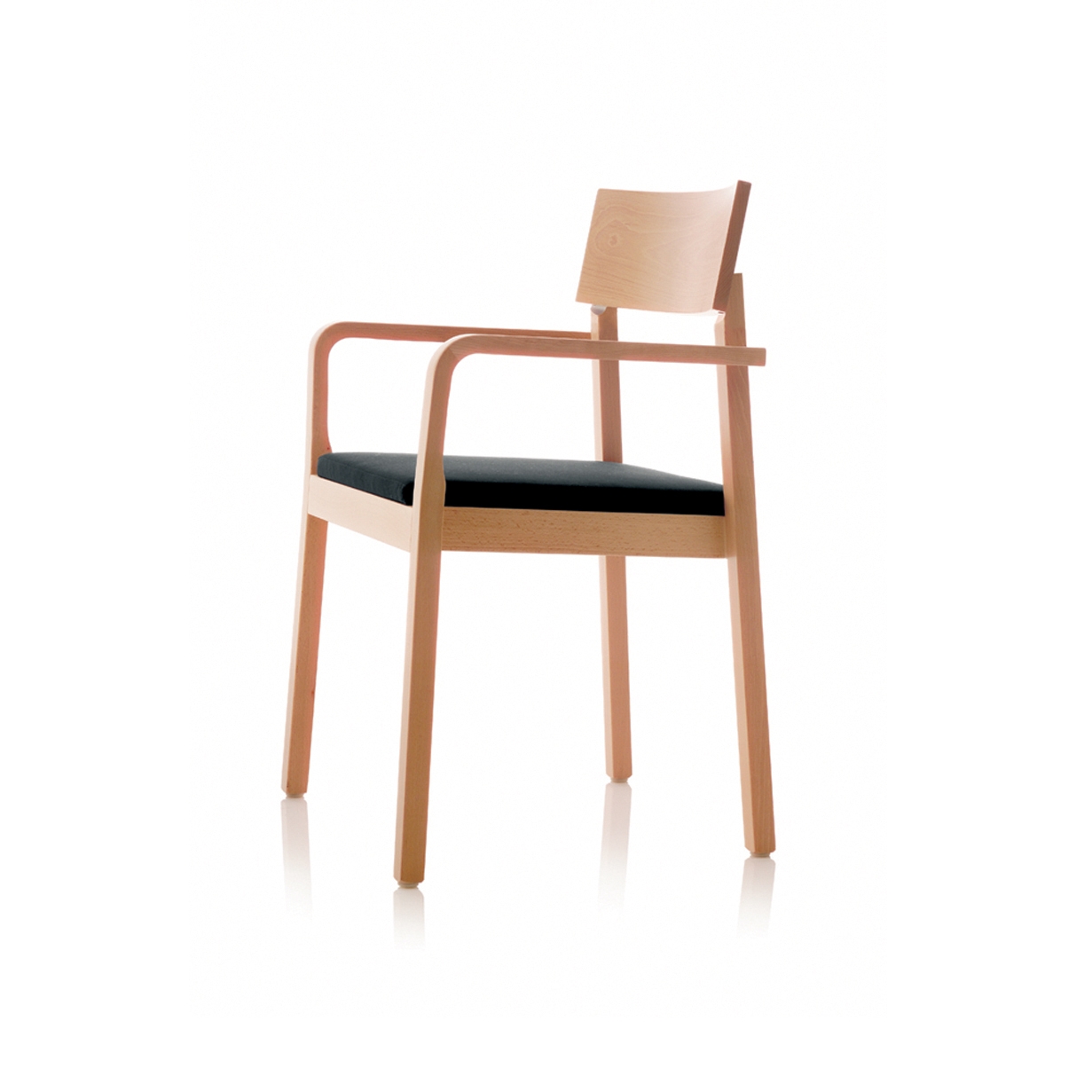 Display product S11 chair with arms from manufacturer B+W