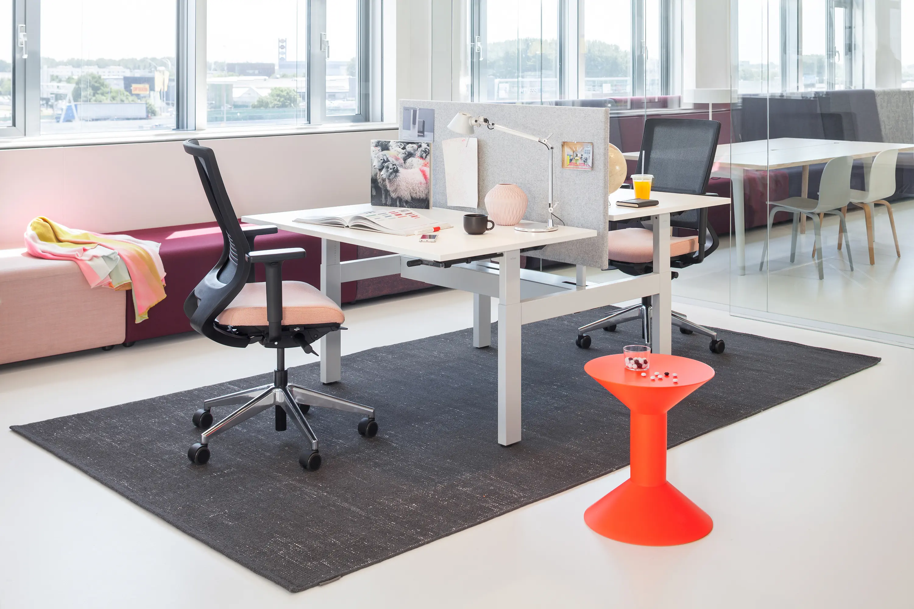 Ahrend - Ahrend Prime