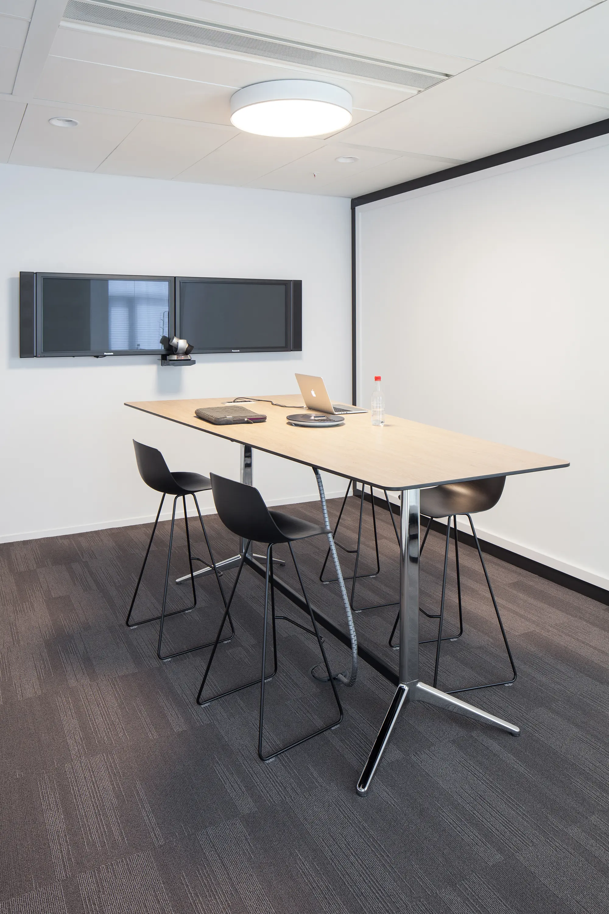 Ahrend - Ahrend 22