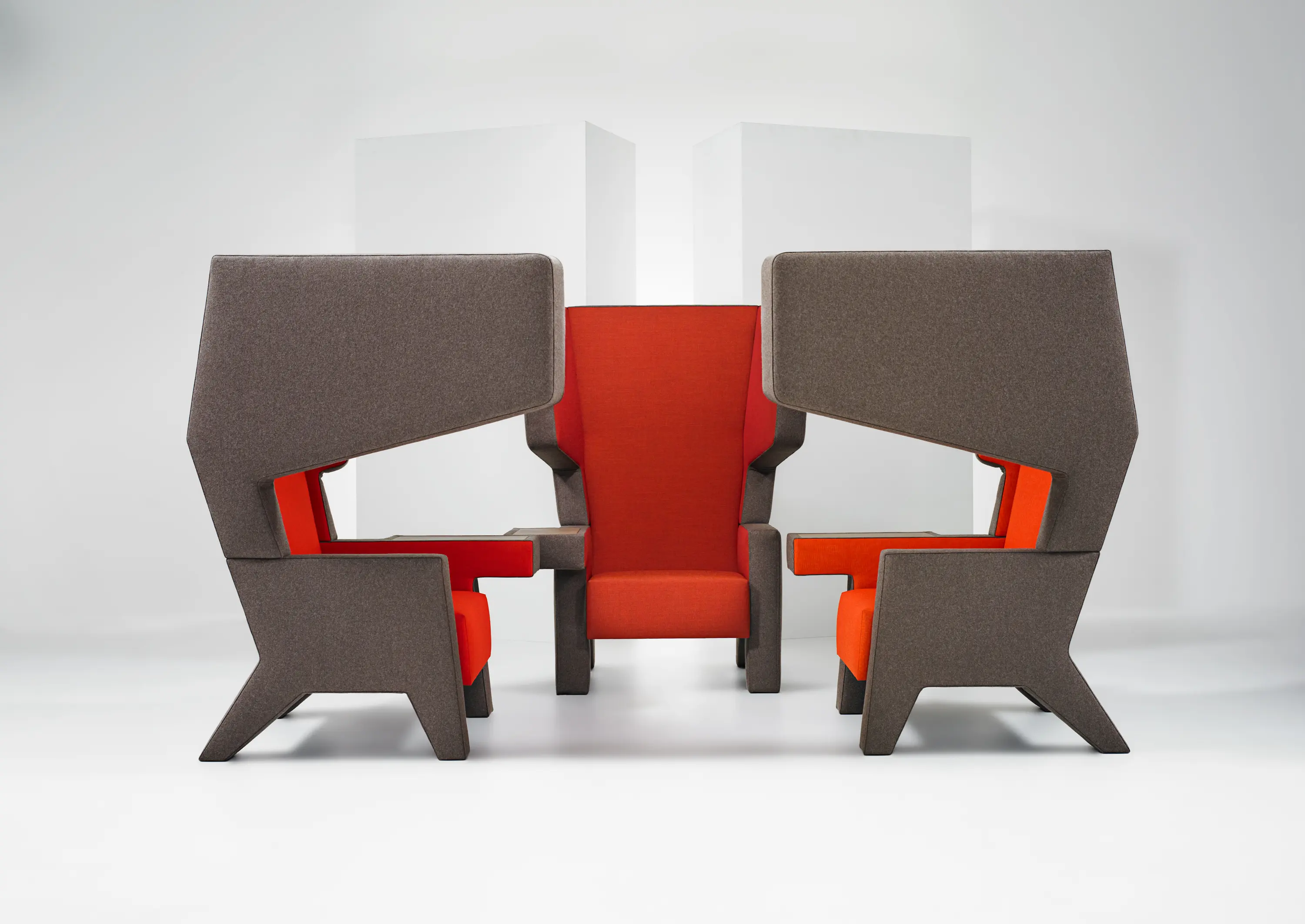 Prooff - #001.03 EarChair