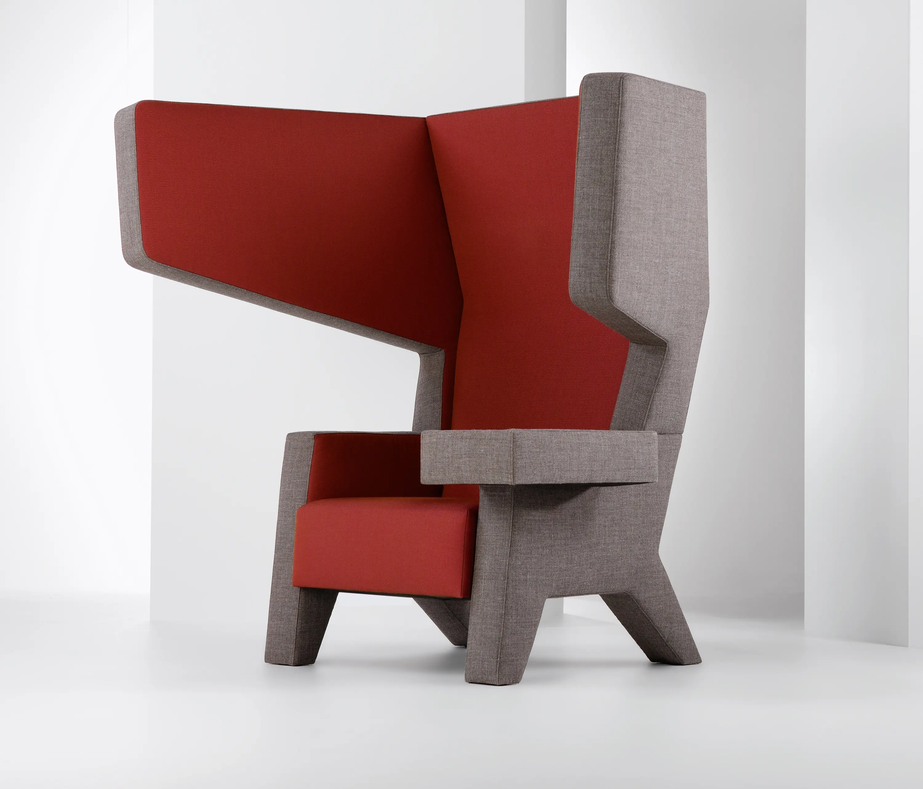 Prooff - #001.02 EarChair