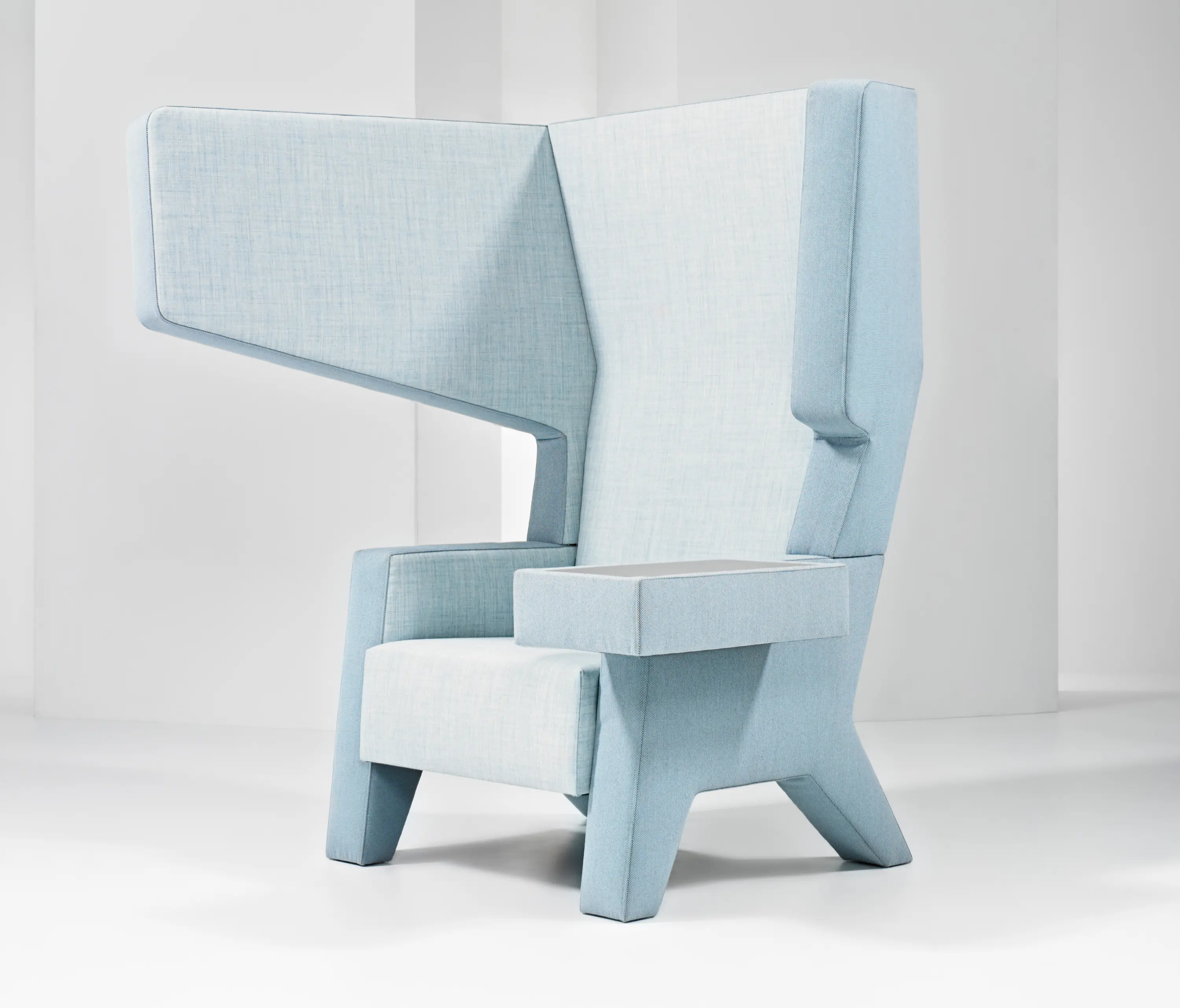 Prooff - #001.04 EarChair