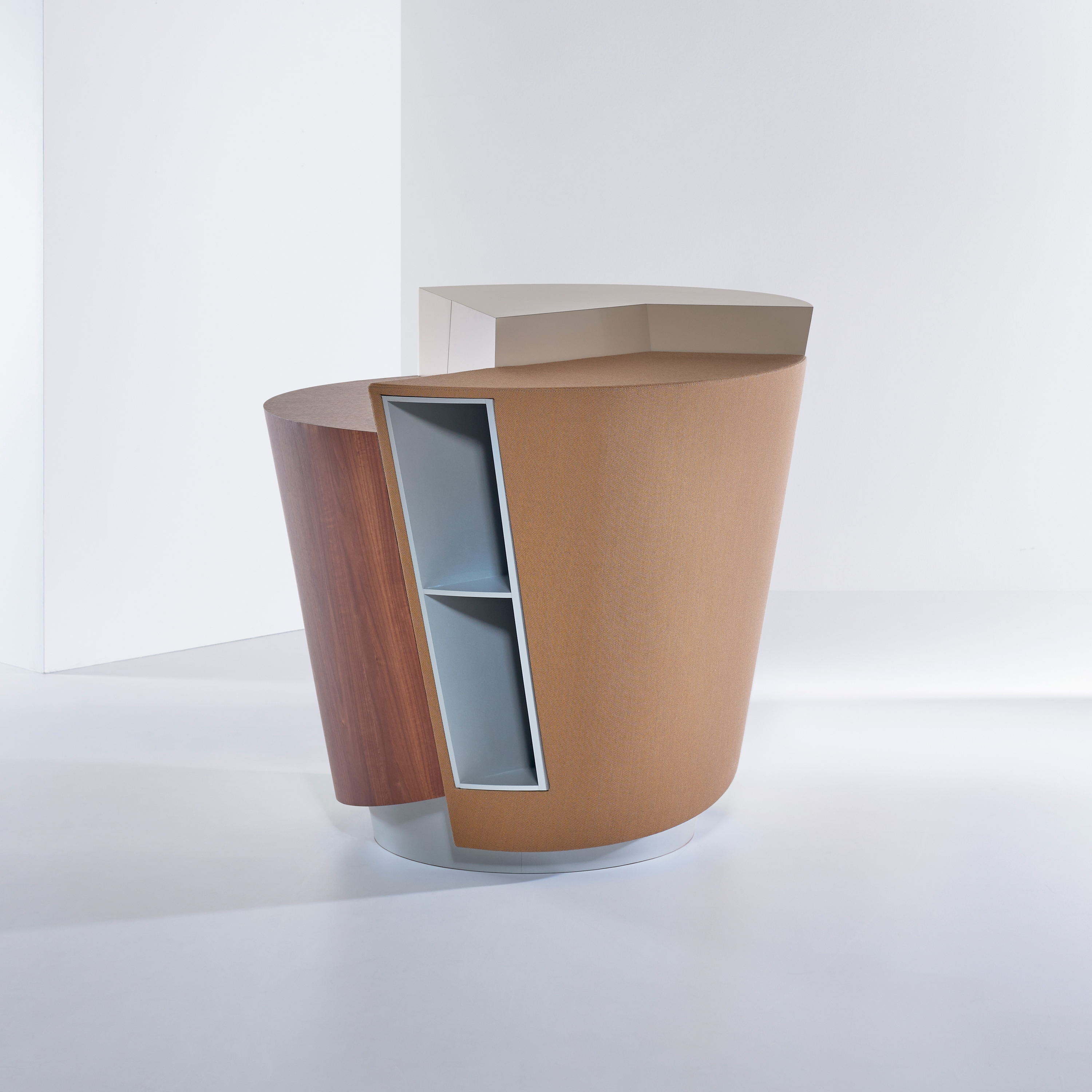 Display product #008.01 StandTable from manufacturer Prooff