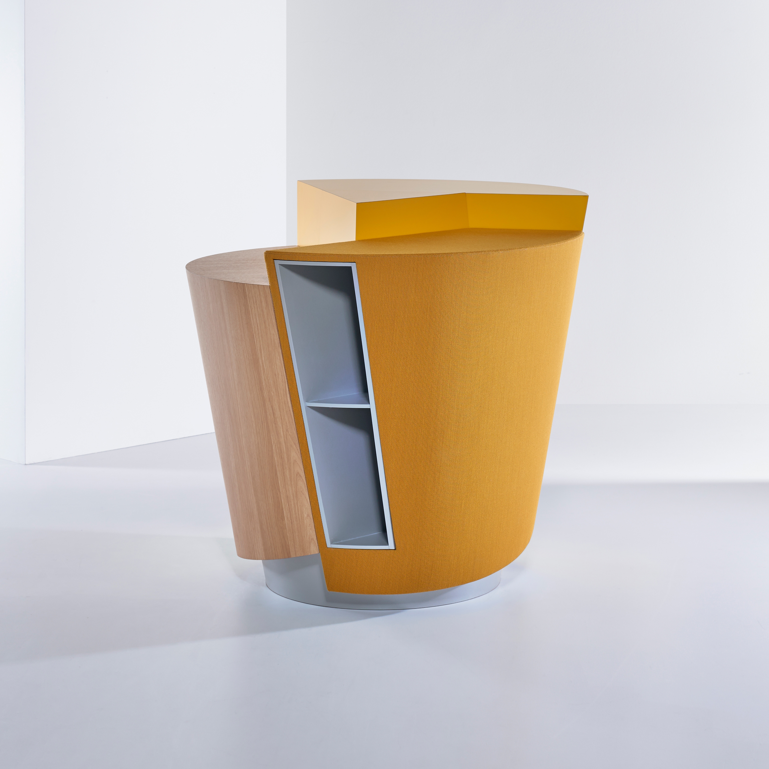 #008.02 StandTable