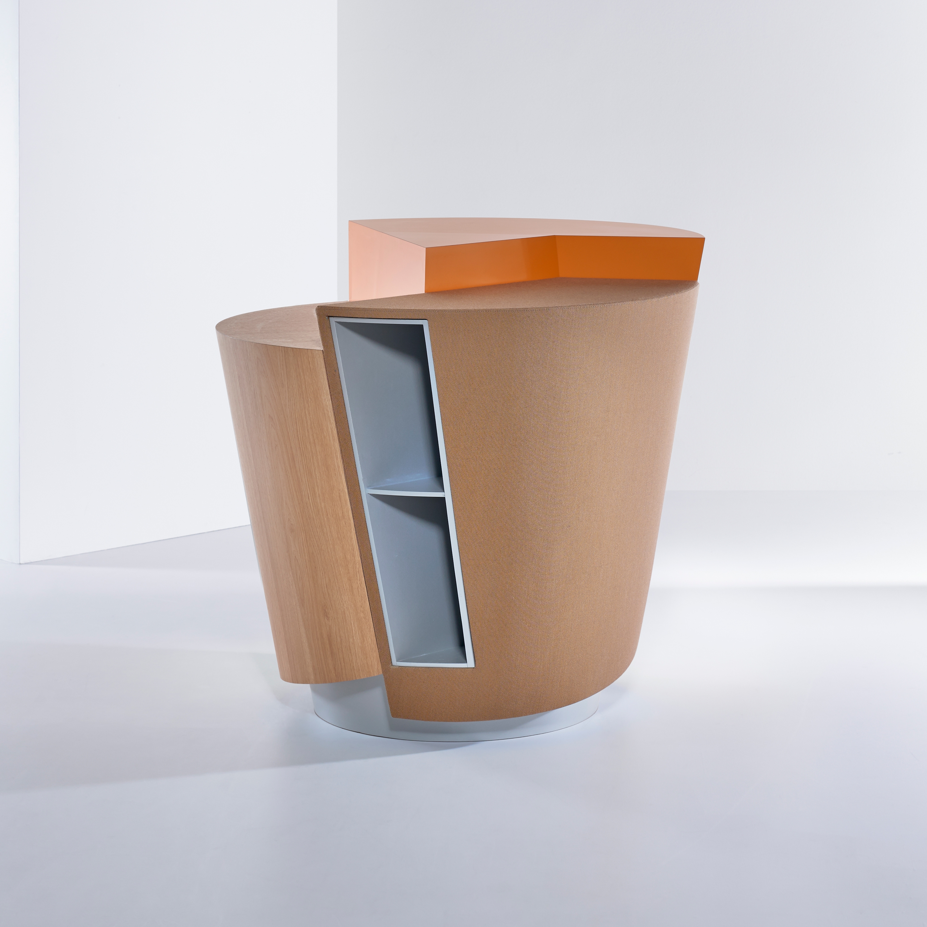 #008.03 StandTable