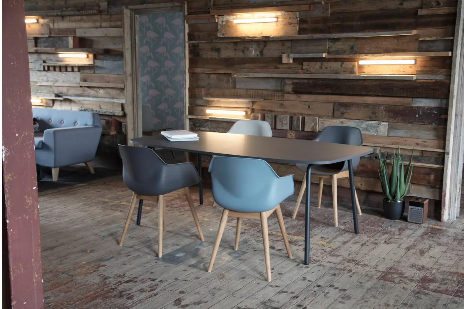 FOURREAL® 741 FLAKE - Contract tables from Ocee & Four Design | Architonic