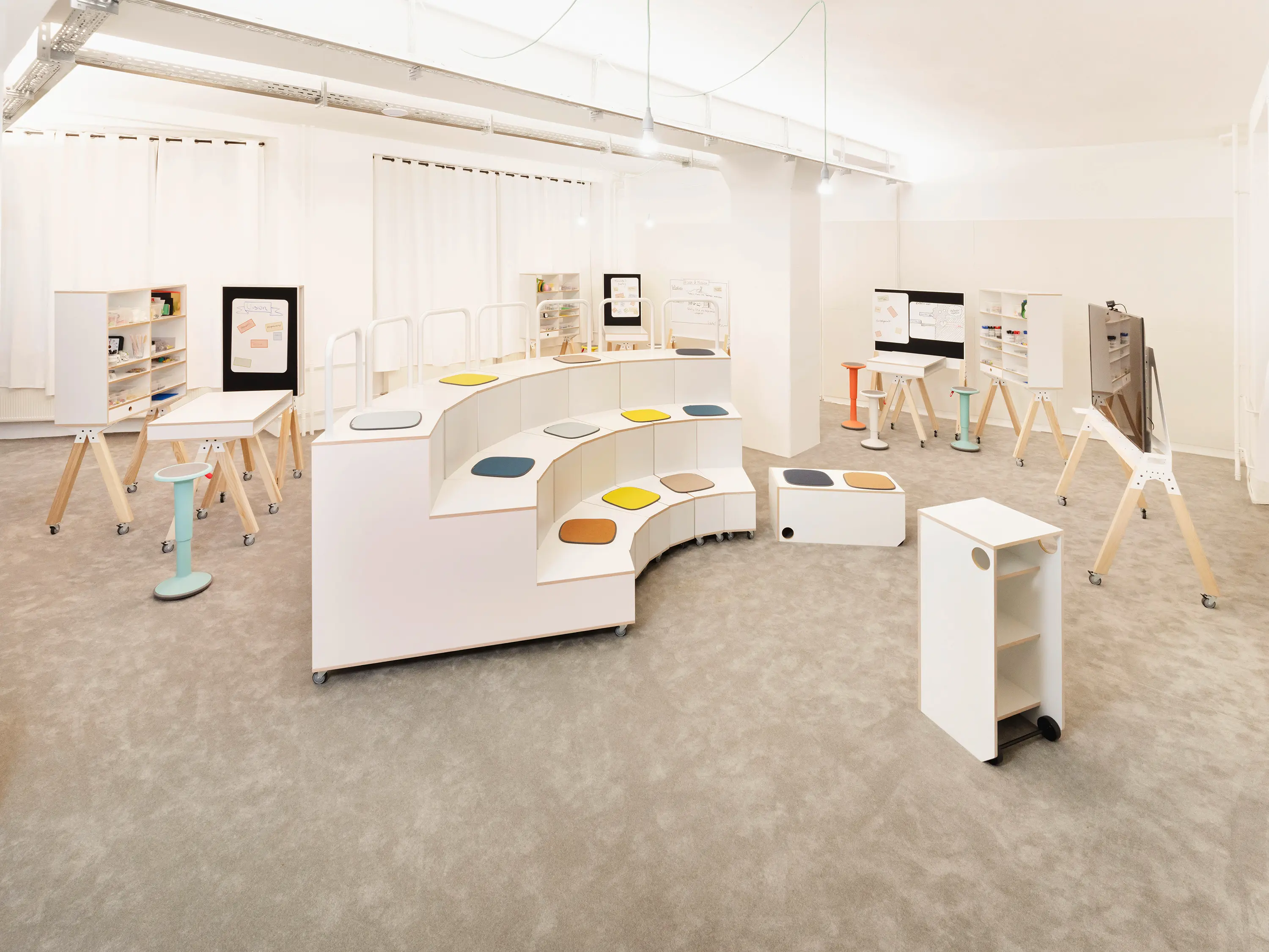 Interstuhl - Grandstand 2 Wt301