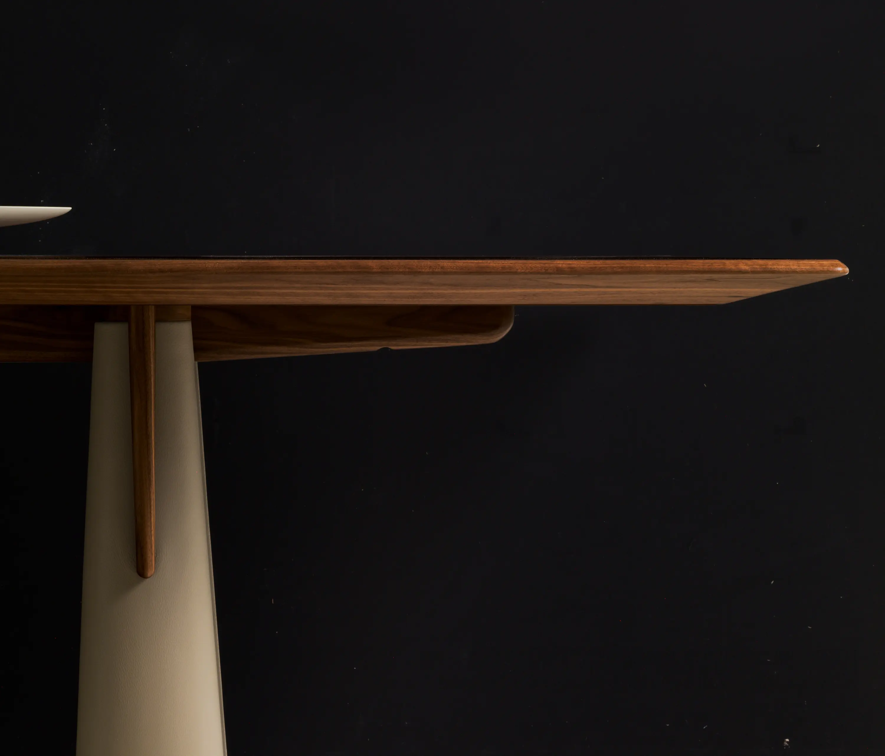 Giorgetti - Fang Table