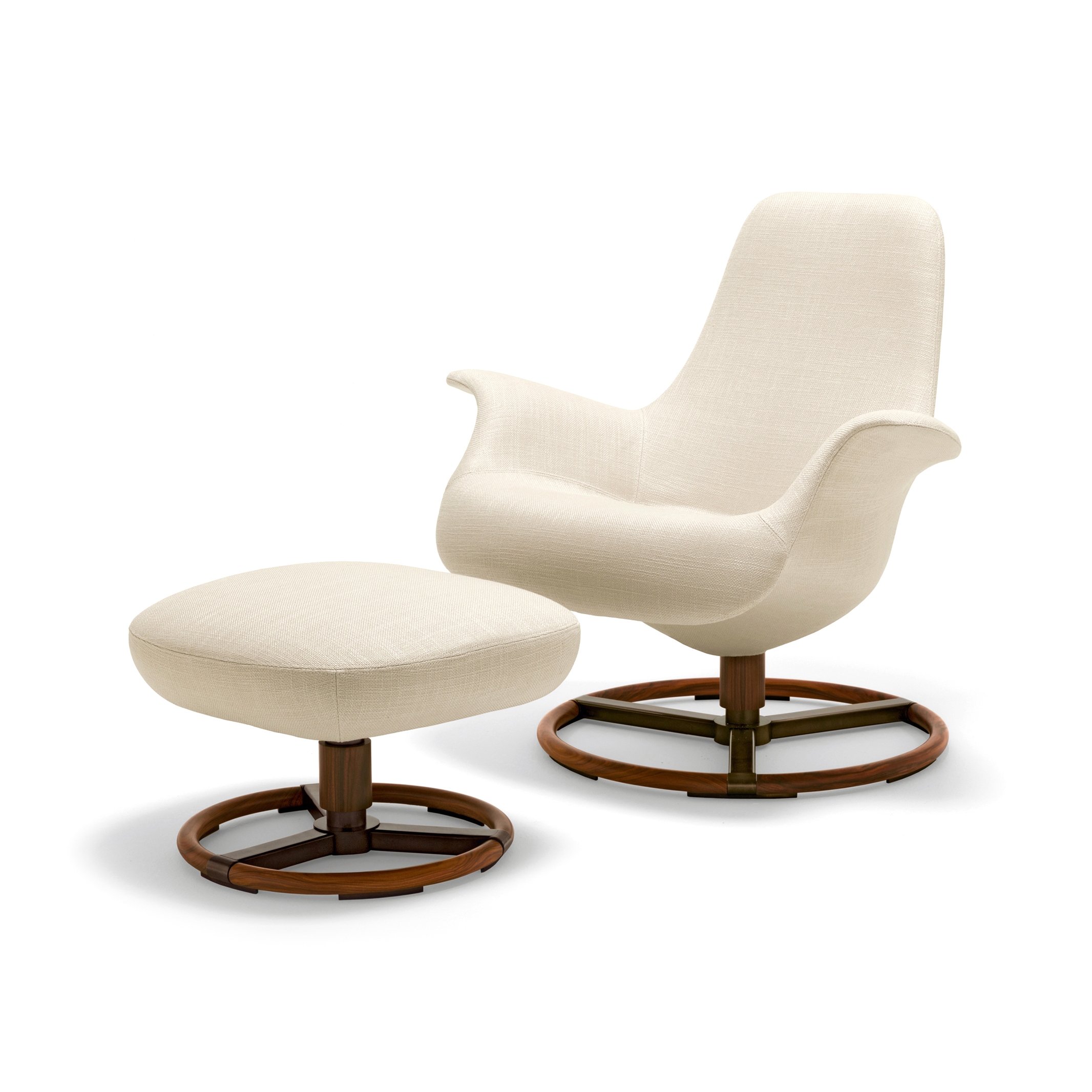 Display product Tilt Armchair with Footrest from manufacturer Giorgetti