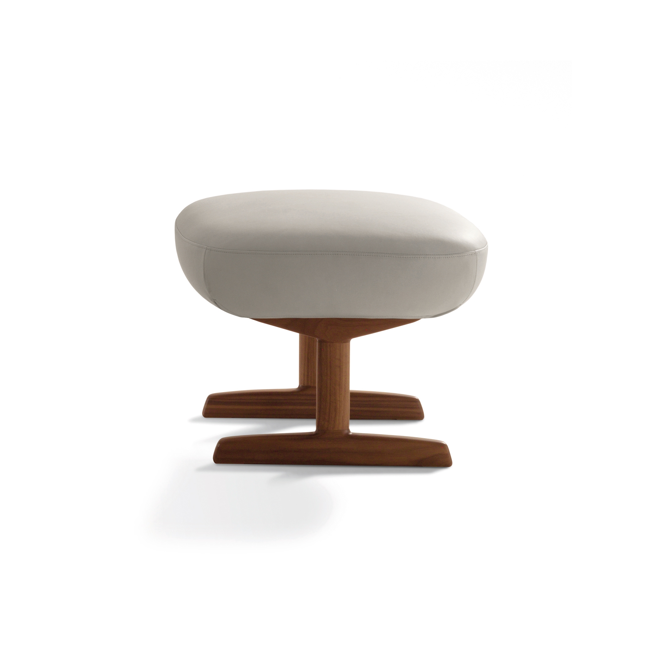 Display product Magica Pouf from manufacturer Giorgetti