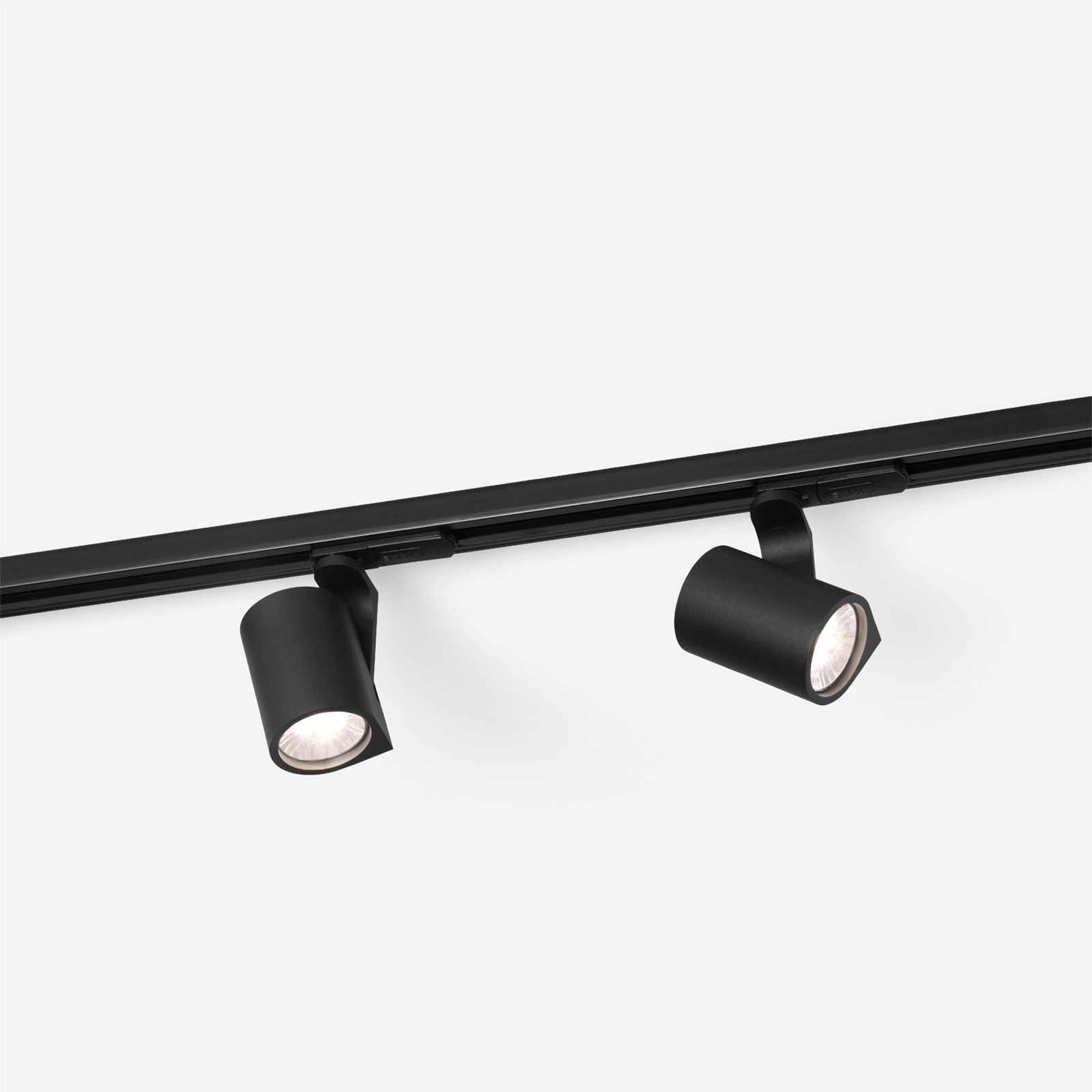 Display product SQUBE on track 1.0 from manufacturer Wever & Ducré