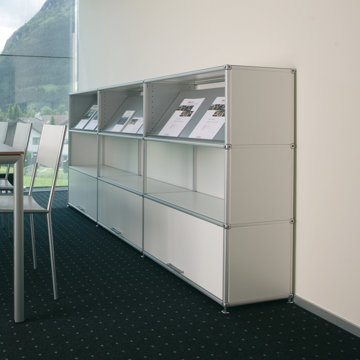 Display product spinoff Regalsystem from manufacturer formfarm