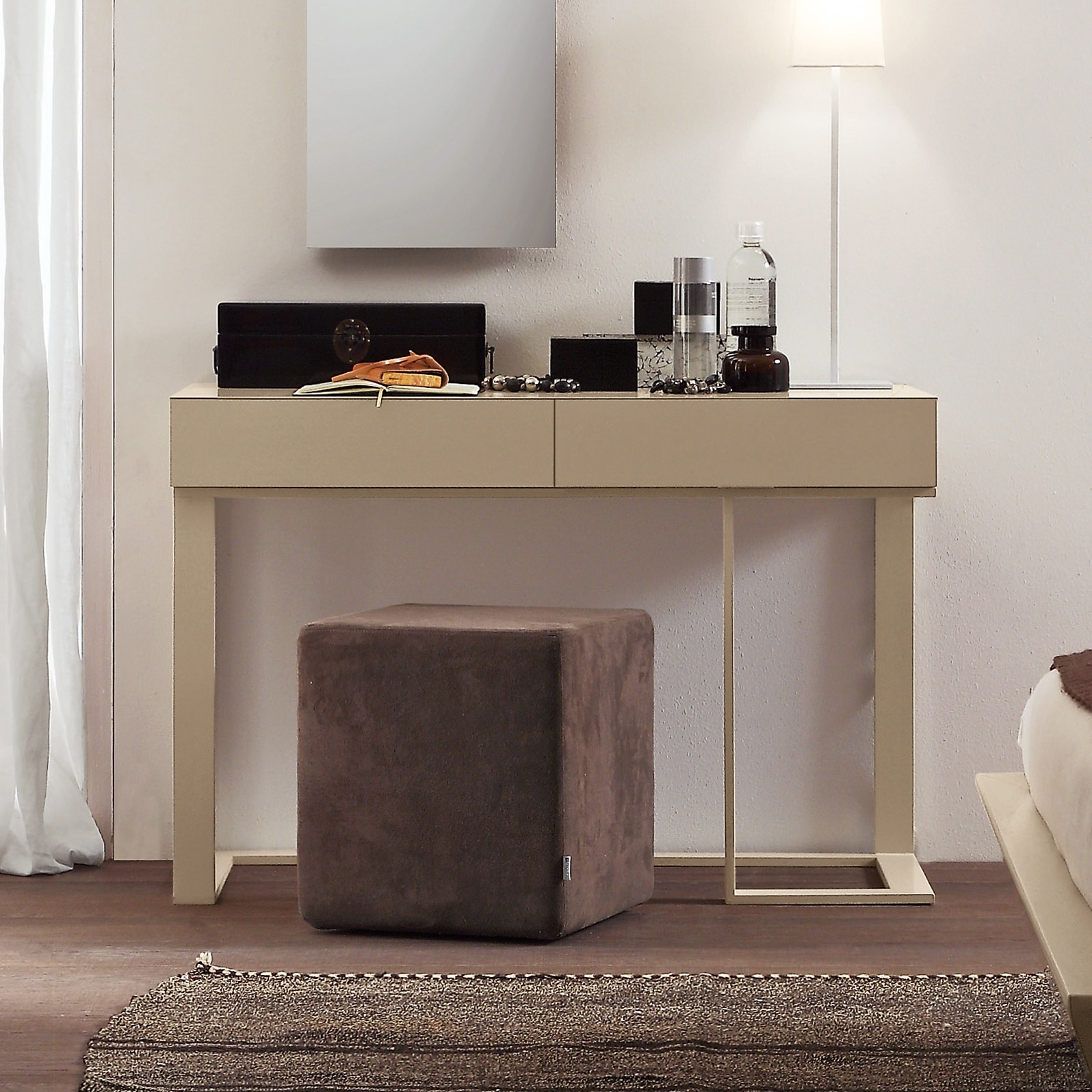 Afficher le produit Complementi Notte Swing_console_1 du fabricant Presotto