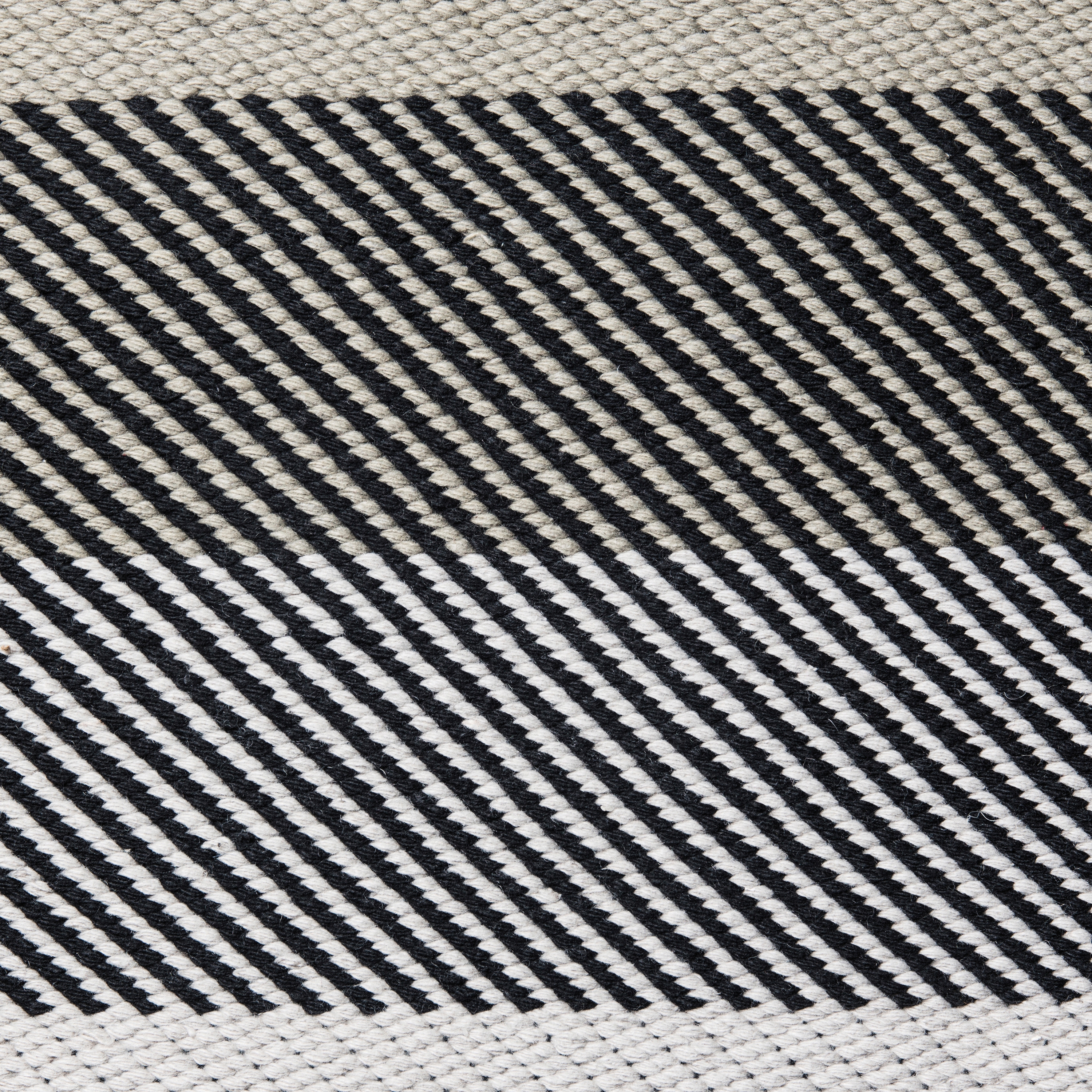 Line rug