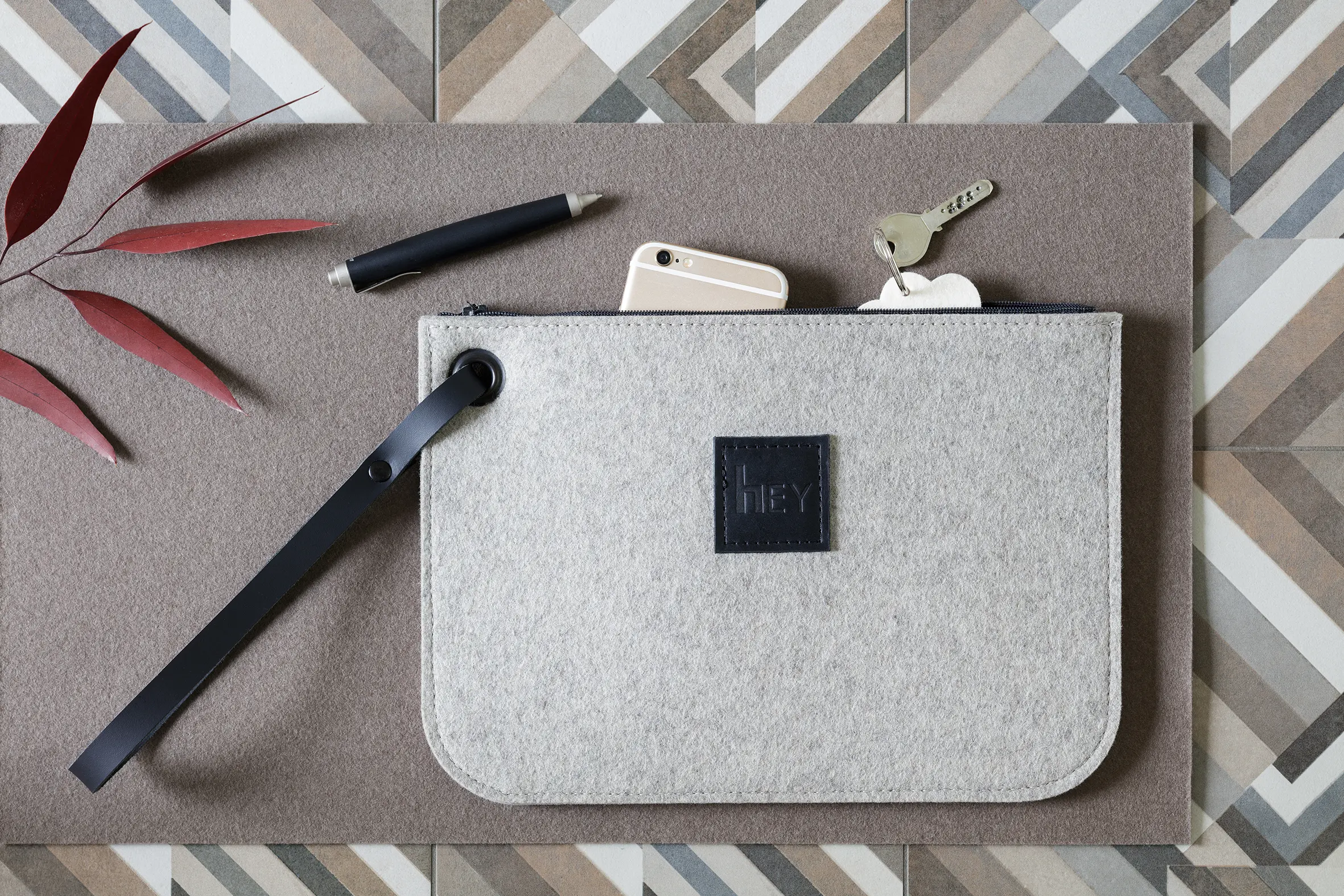 HEY-SIGN - Clutch Pinoa
