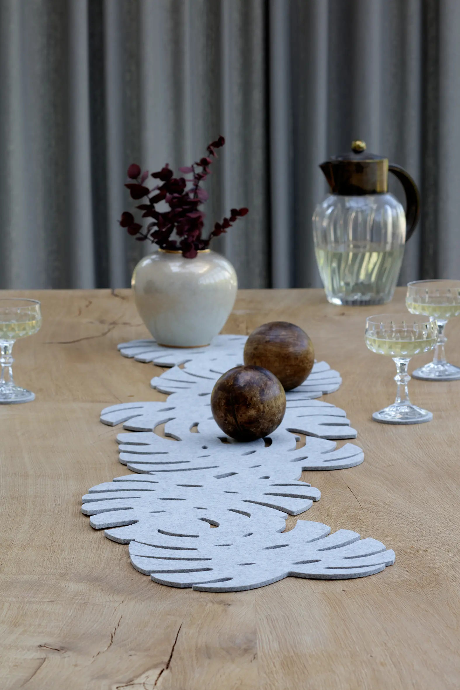 HEY-SIGN - Philo table runner and placemat