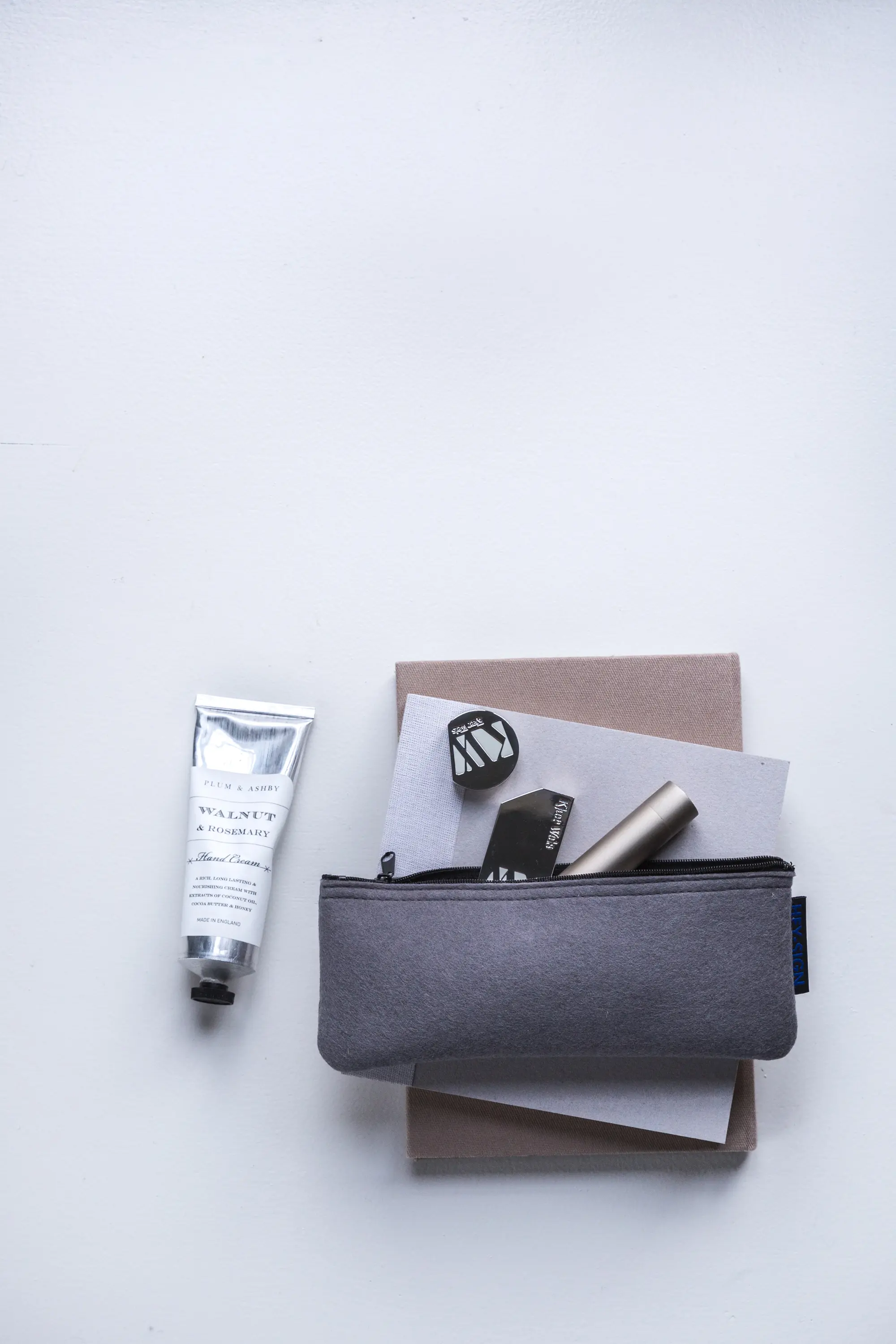 HEY-SIGN - Utensil case Erna