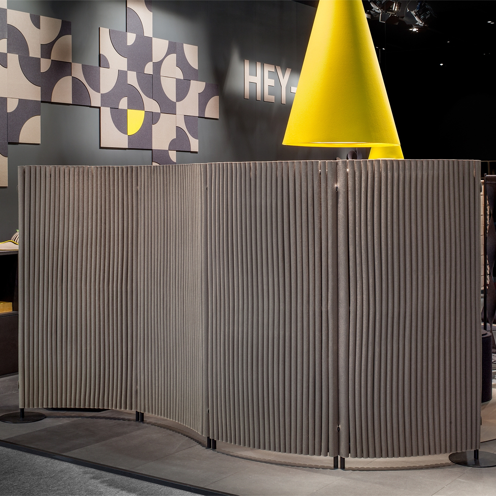 Vertoon produk Wave room divider van vervaardiger HEY-SIGN