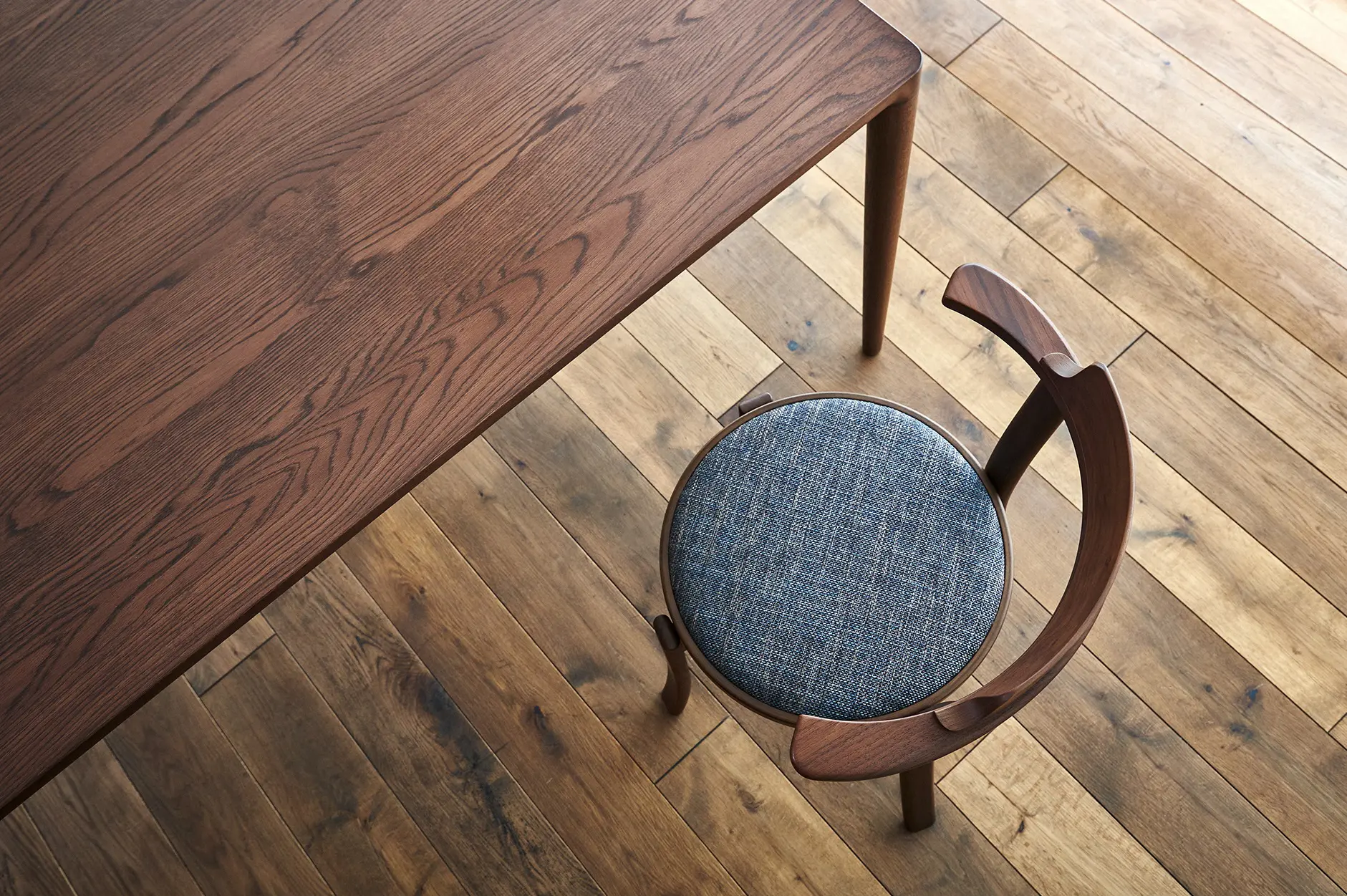 CondeHouse - Cl table