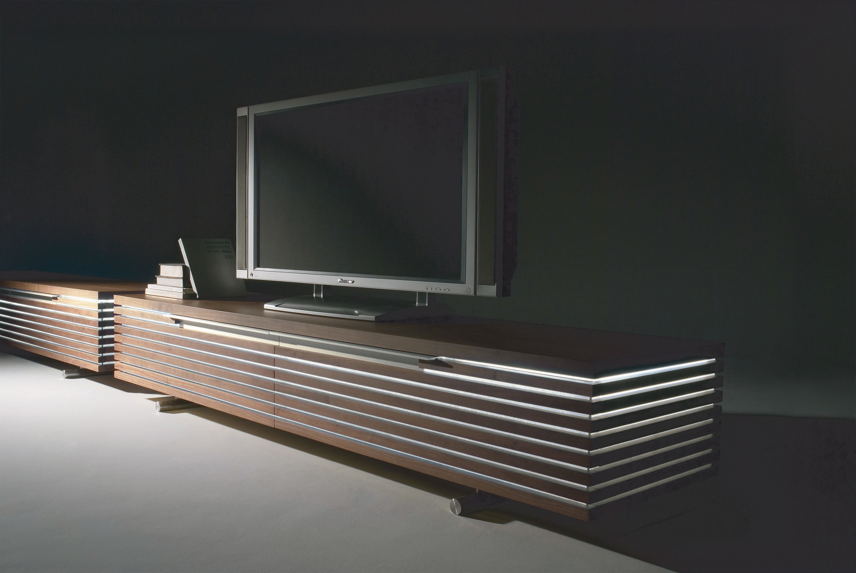 Display product Tosai low board from manufacturer CondeHouse